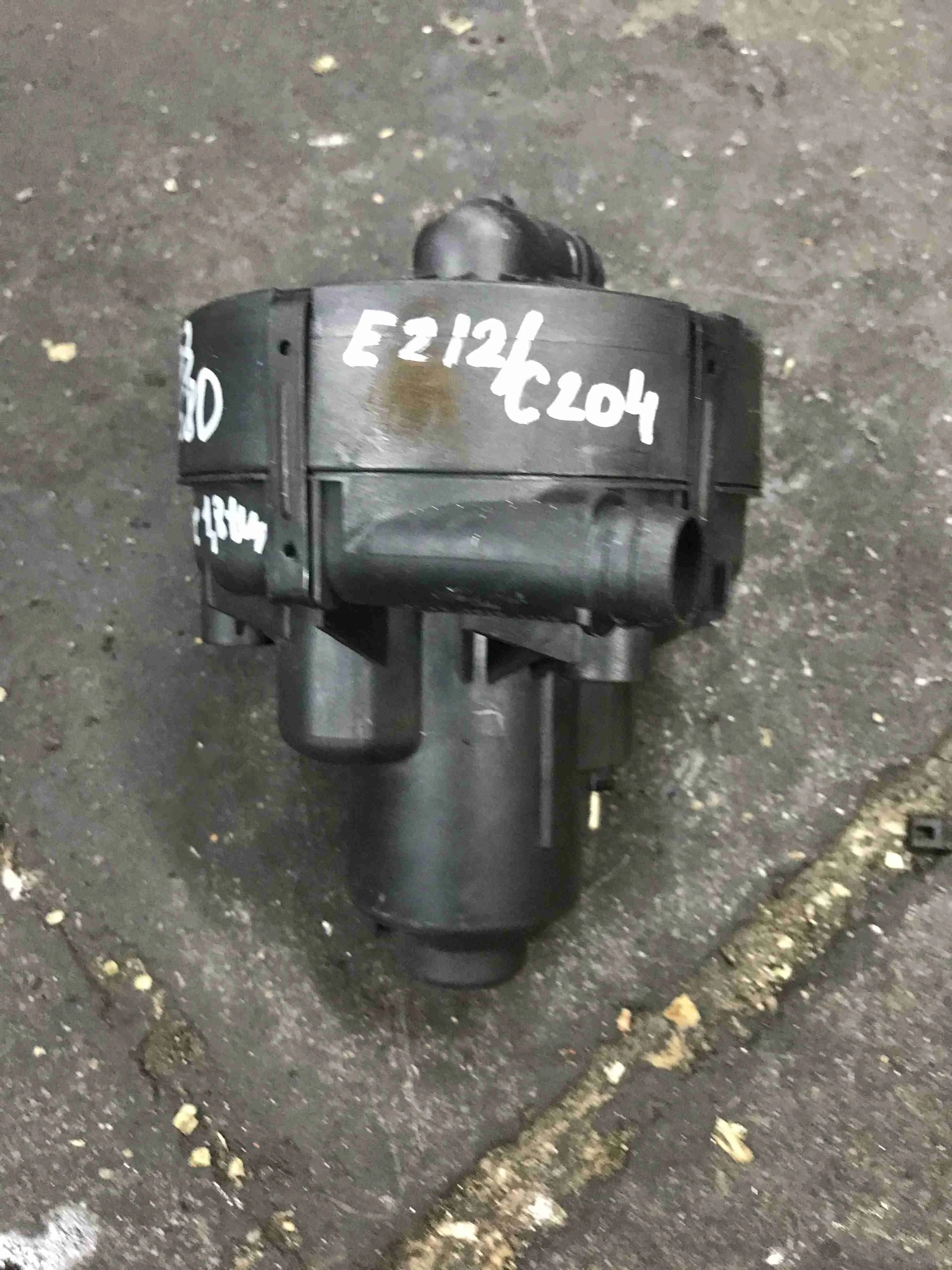 Насос воздушный Mercedes-Benz W212/S212/C207/A207 (2009—2013) A0001406785
 271