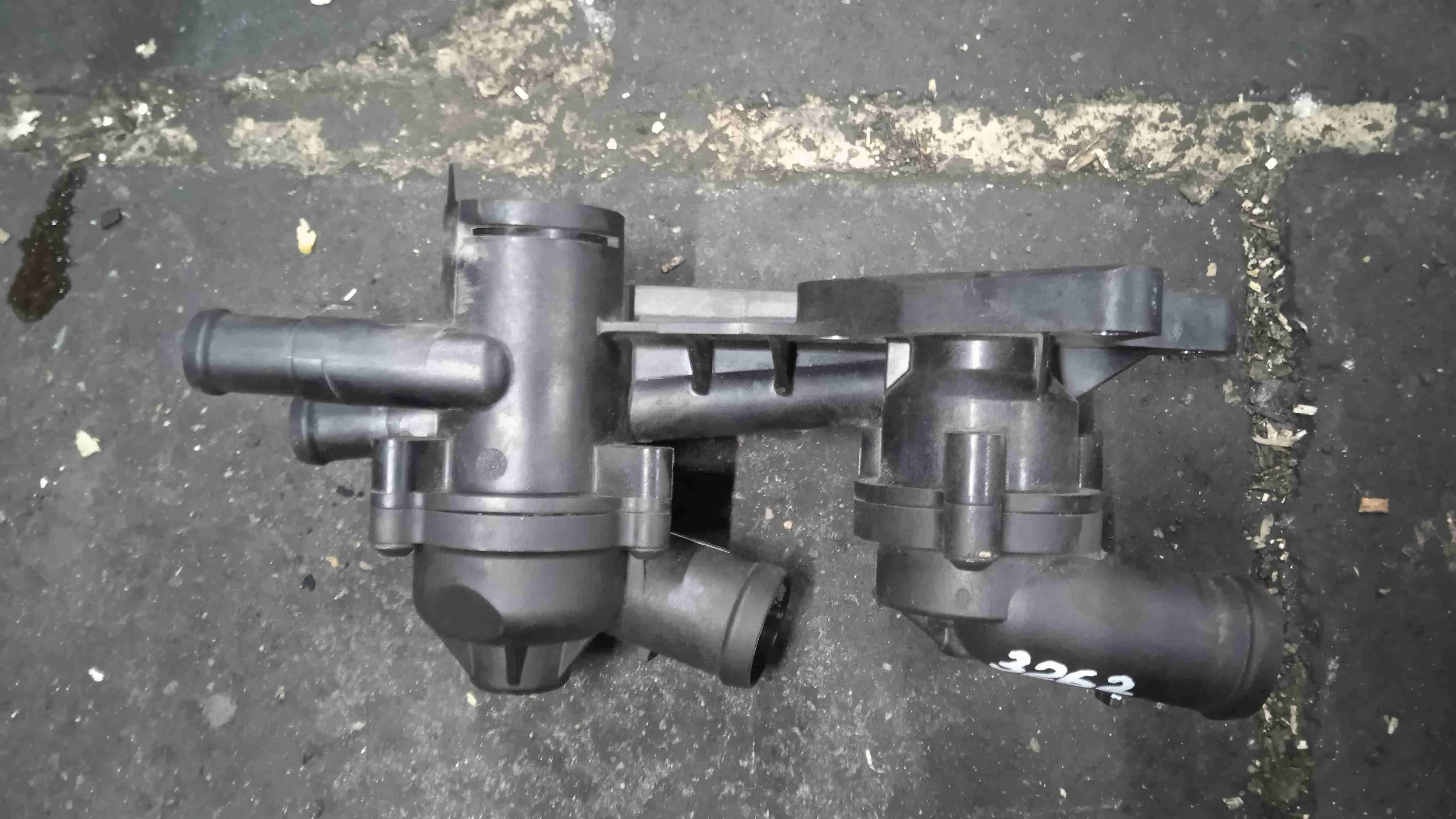 Термостат Volkswagen Mk6 (2008—2012) 03C121111P
 BMY