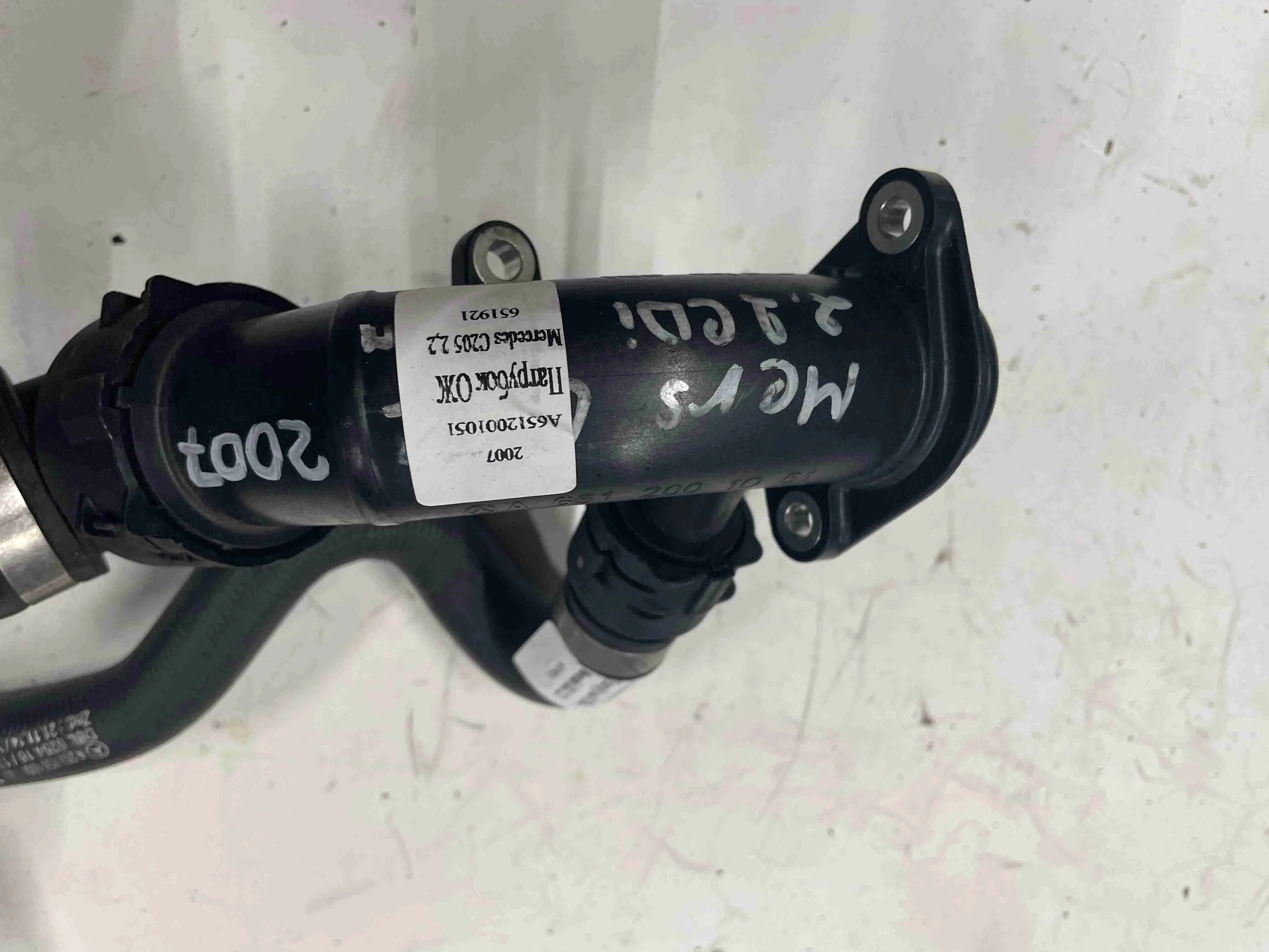 Патрубок (трубопровод, шланг) Mercedes-Benz  A6512001051
 651