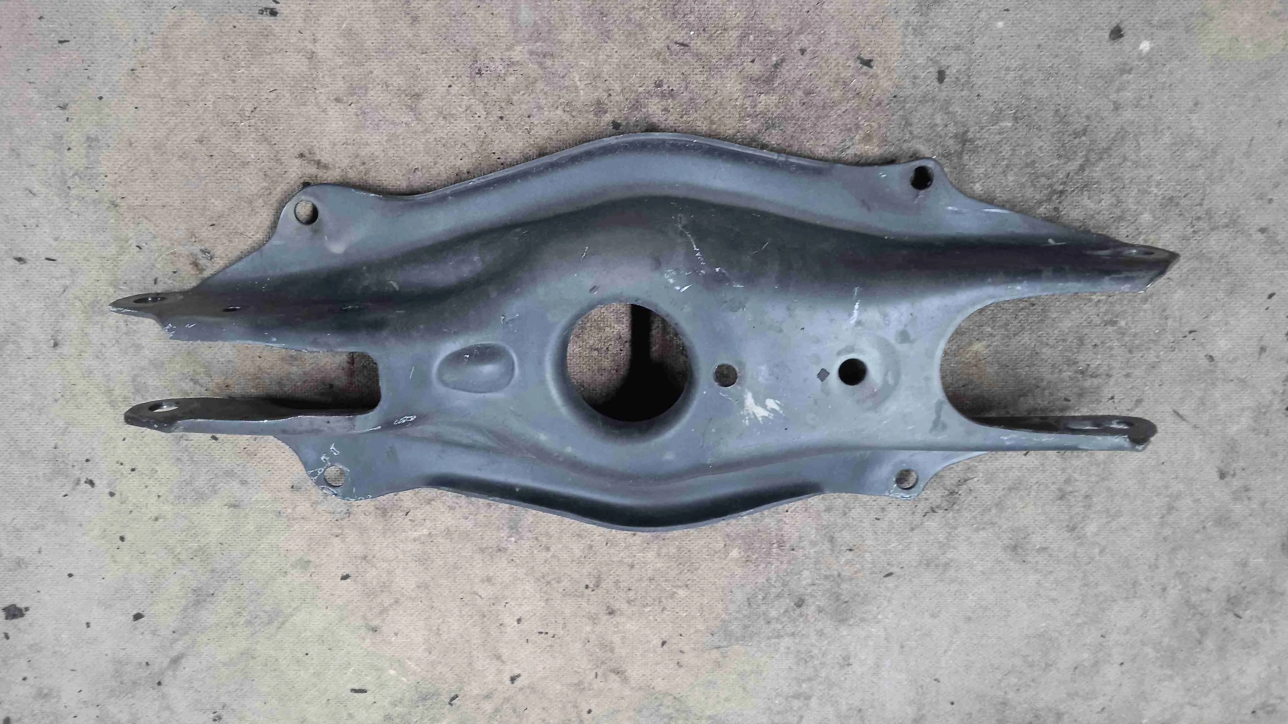 Рычаг задний Mercedes-Benz W205/S205/C205/A205 (2014—2018) A2053522000
; A2053523300 274920