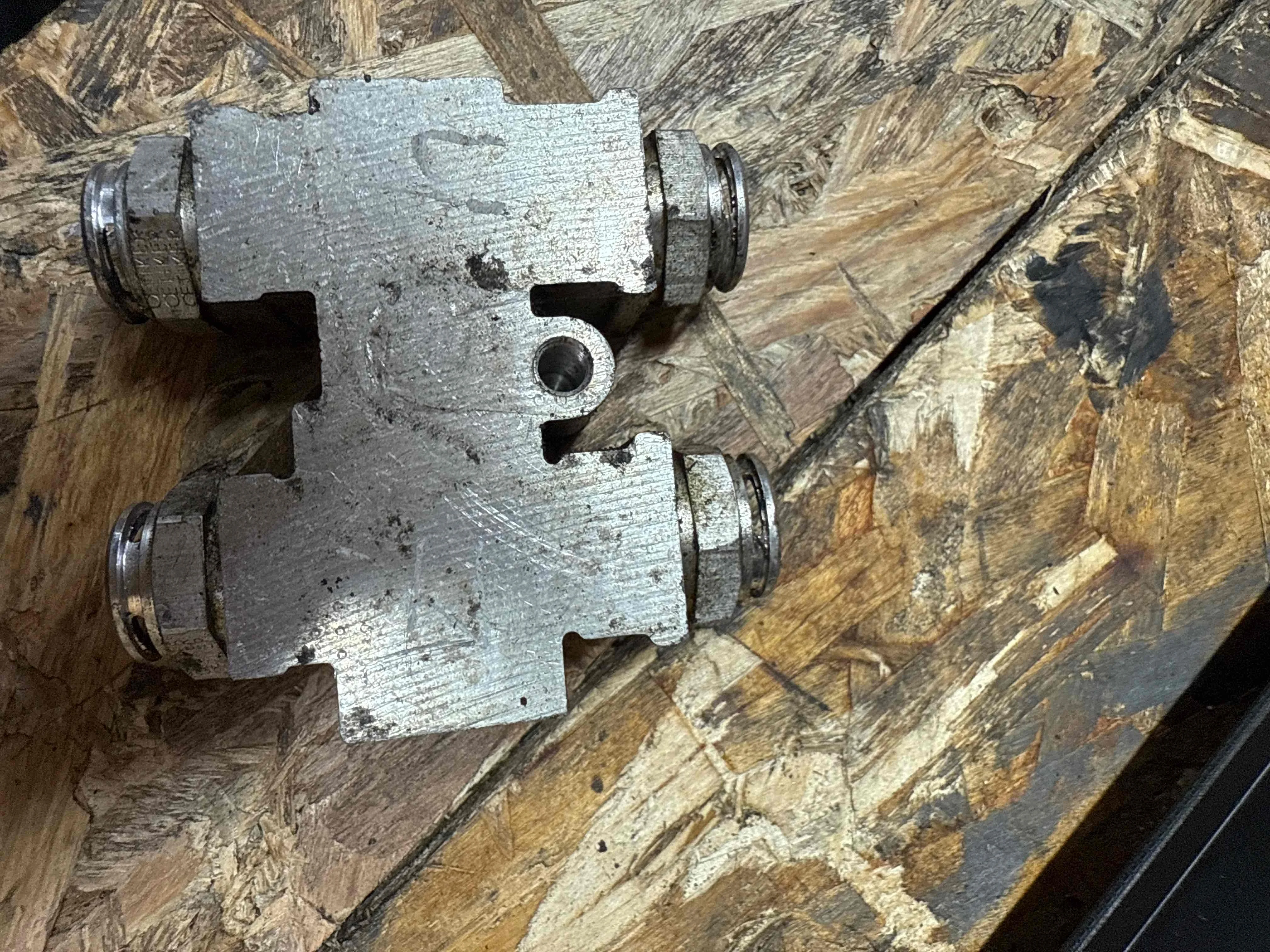 Термостат Mercedes-Benz W166 (2011—2015) A1645010265
 642826