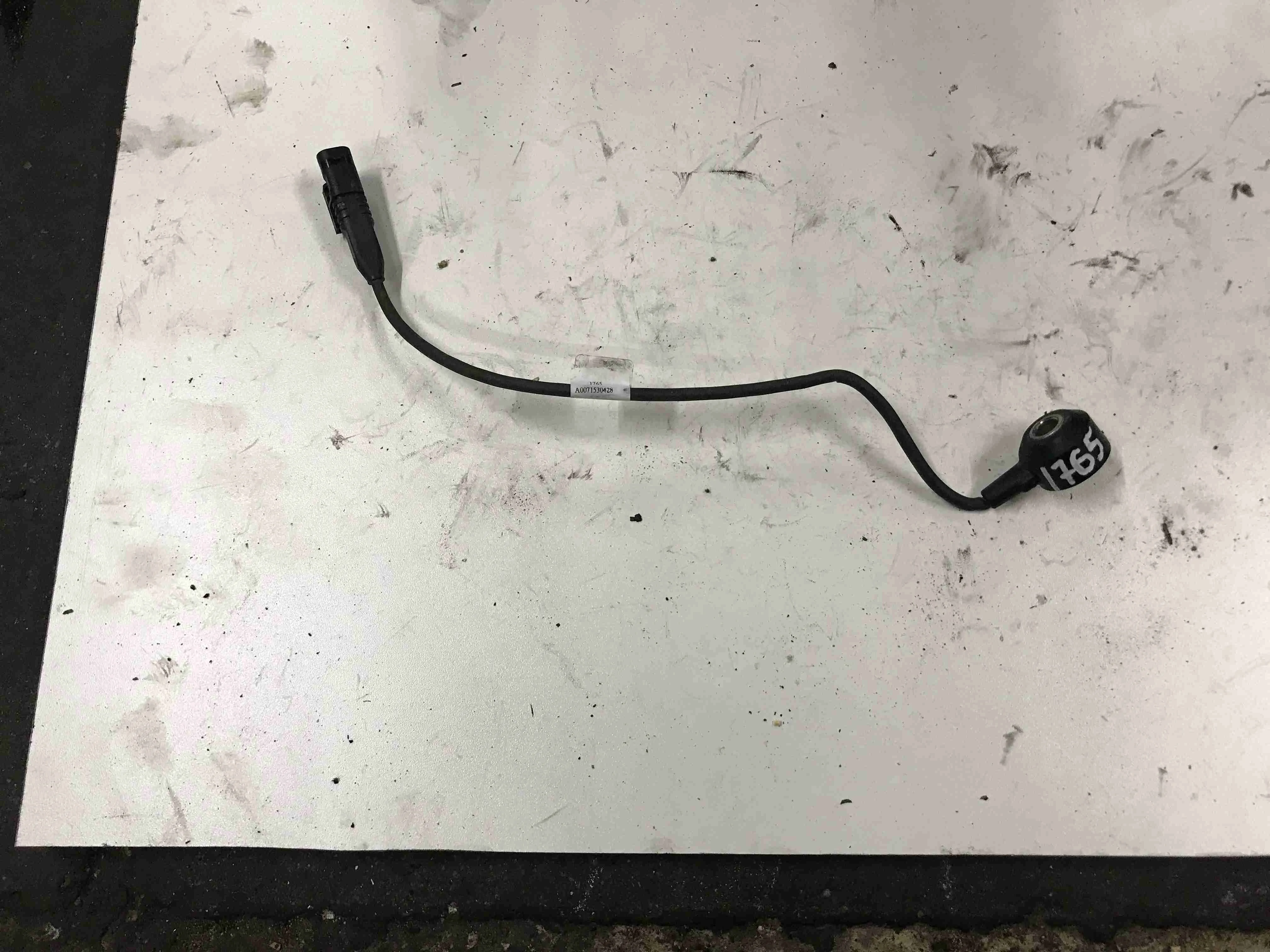 Датчик детонации Mercedes-Benz W222/C217/A217 (2013—2017) A0071530428
 656