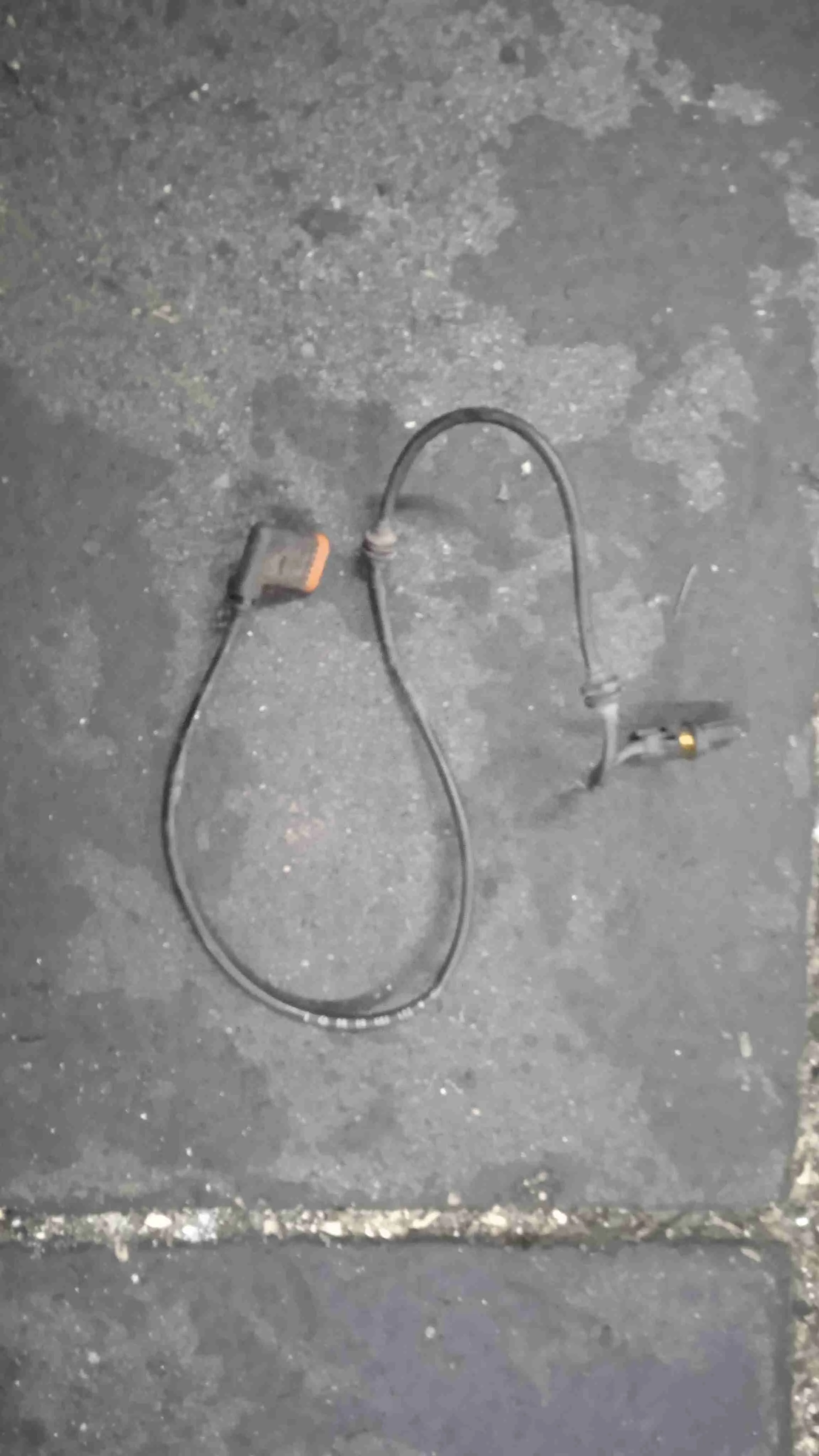 Датчик ABS Mercedes-Benz W221 (2005—2009) A2219056000
 272965