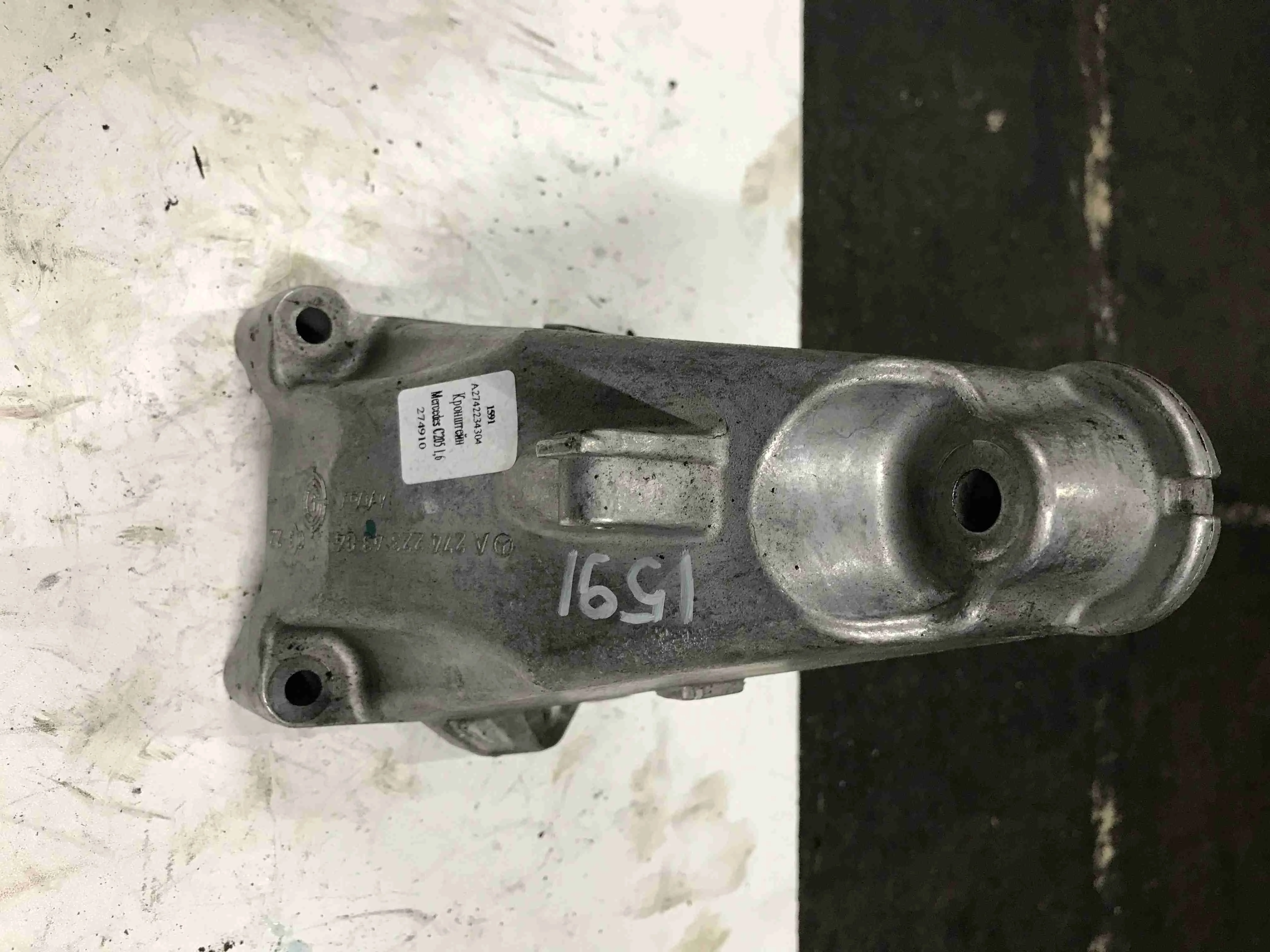 Кронштейн двигателя Mercedes-Benz W205/S205/C205/A205 (2014—2018) A2742234304
; A2742234600 274910