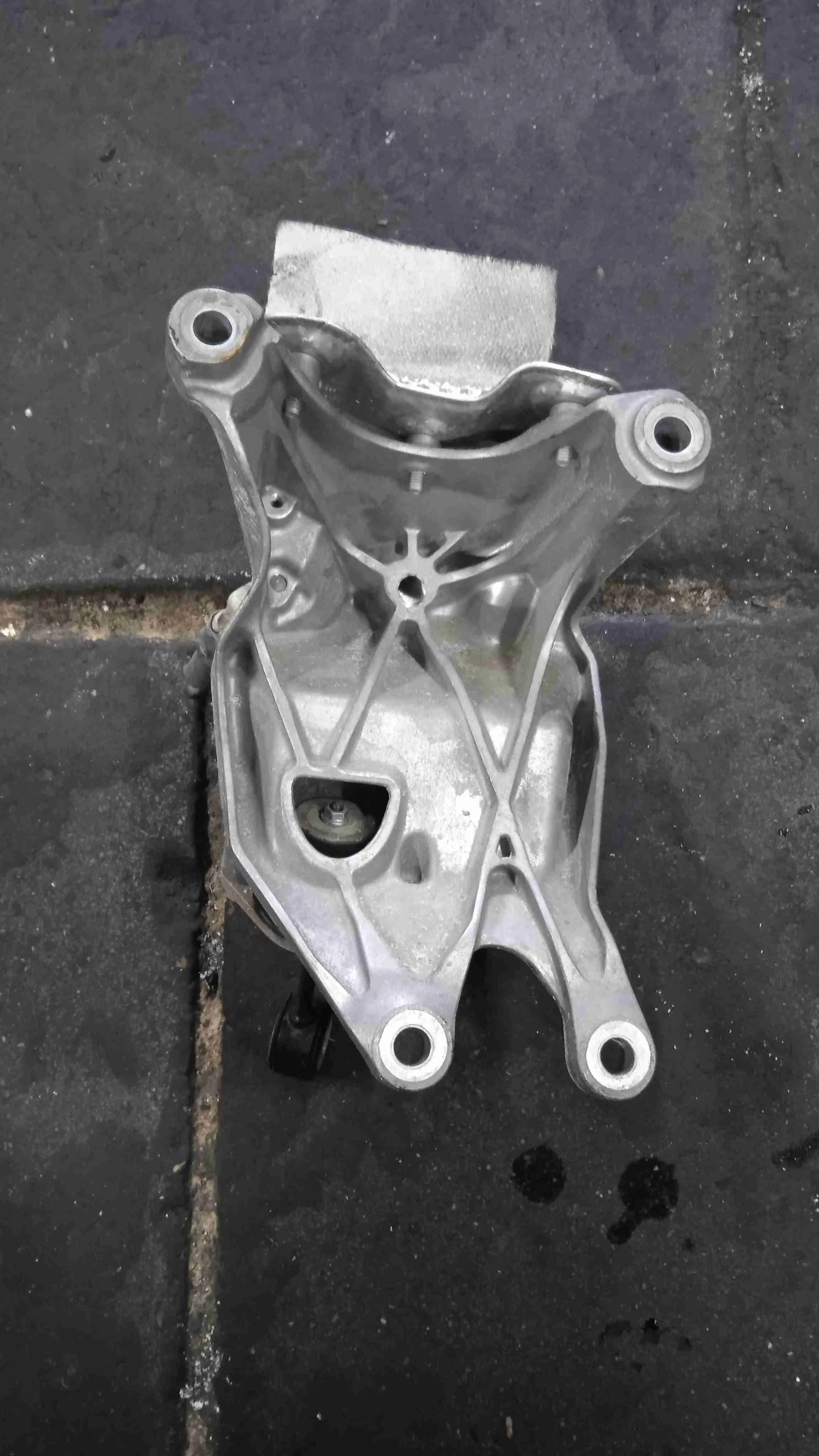 Кронштейн двигателя Audi 4M (2015—2020) 4M0199308BM
 DPX