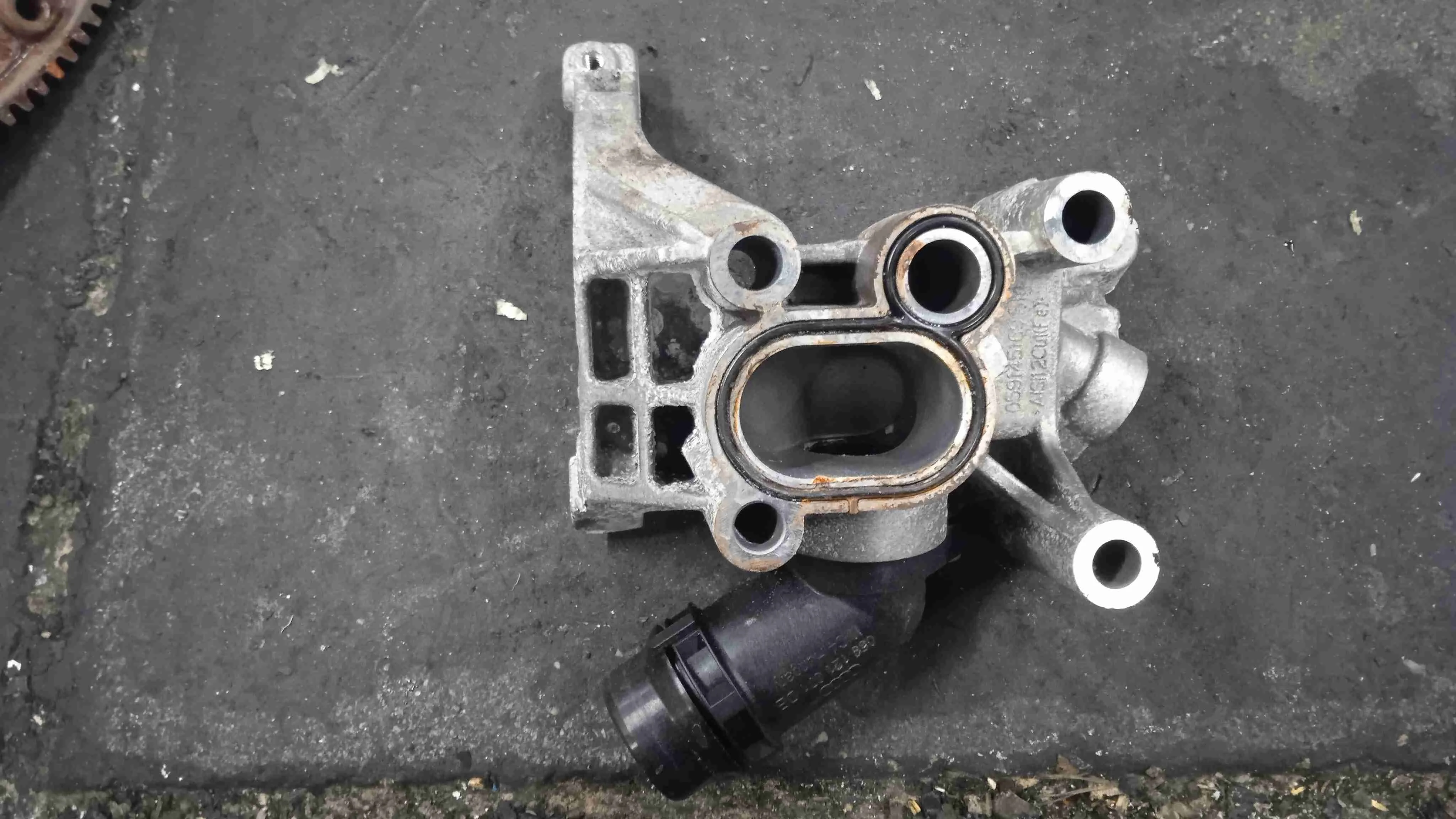 Кронштейн компрессора кондиционера Audi 4M (2015—2020) 059145169BM
 CVM