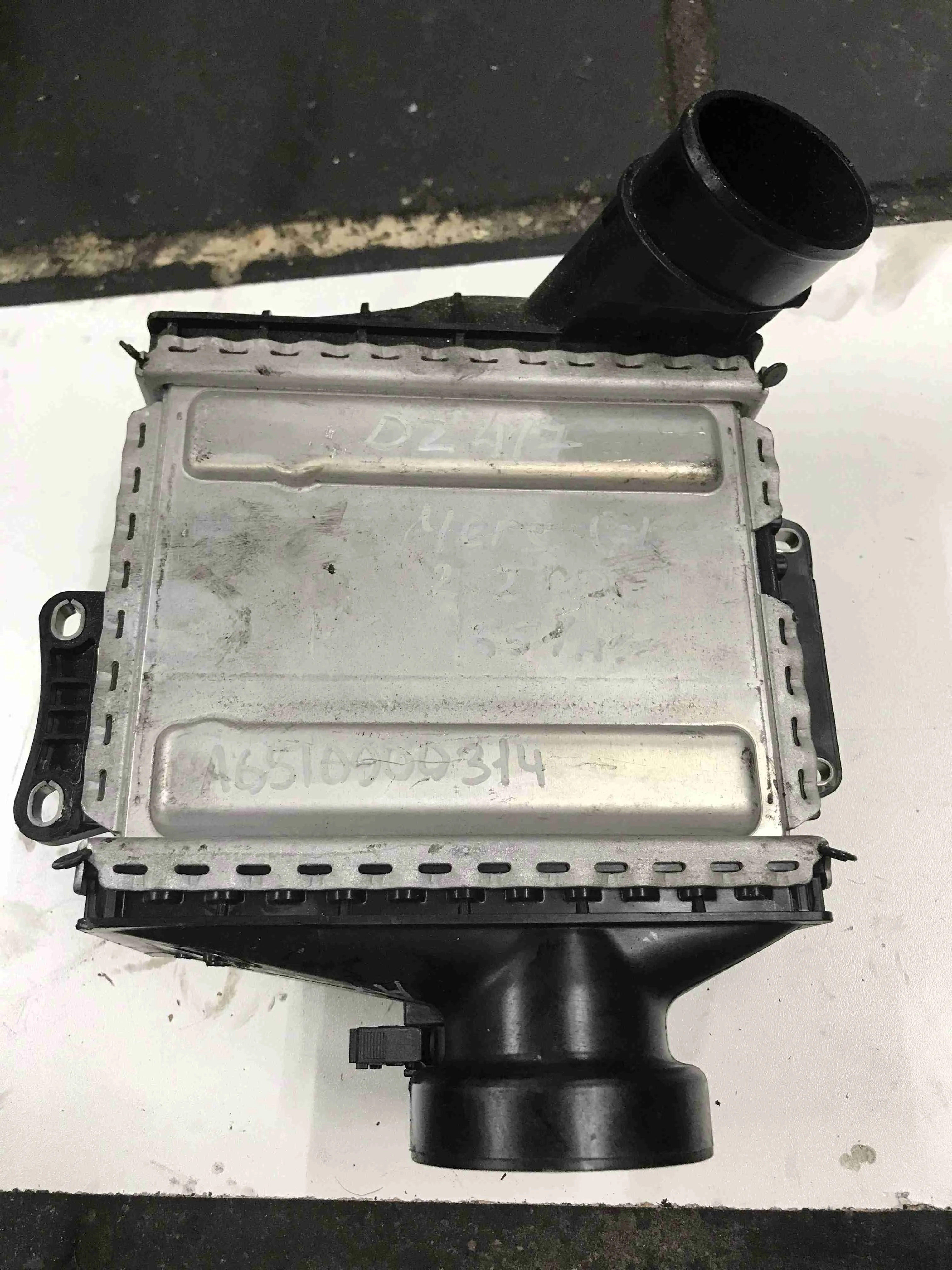 Радиатор интеркулера Mercedes-Benz W205/S205/C205/A205 (2014—2018) A6510900314
 651921