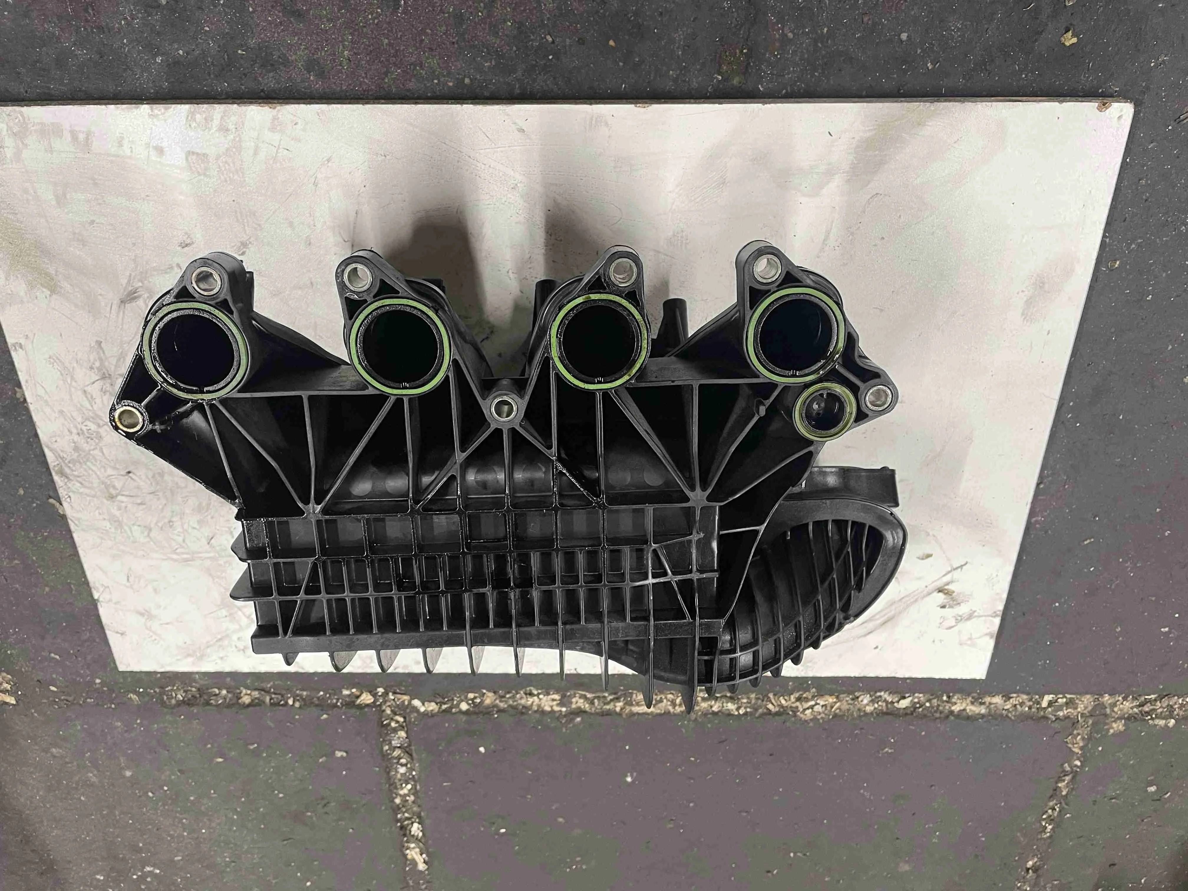 Радиатор интеркулера Volkswagen Mk6 (2008—2012) 03F145749B
 CBZB