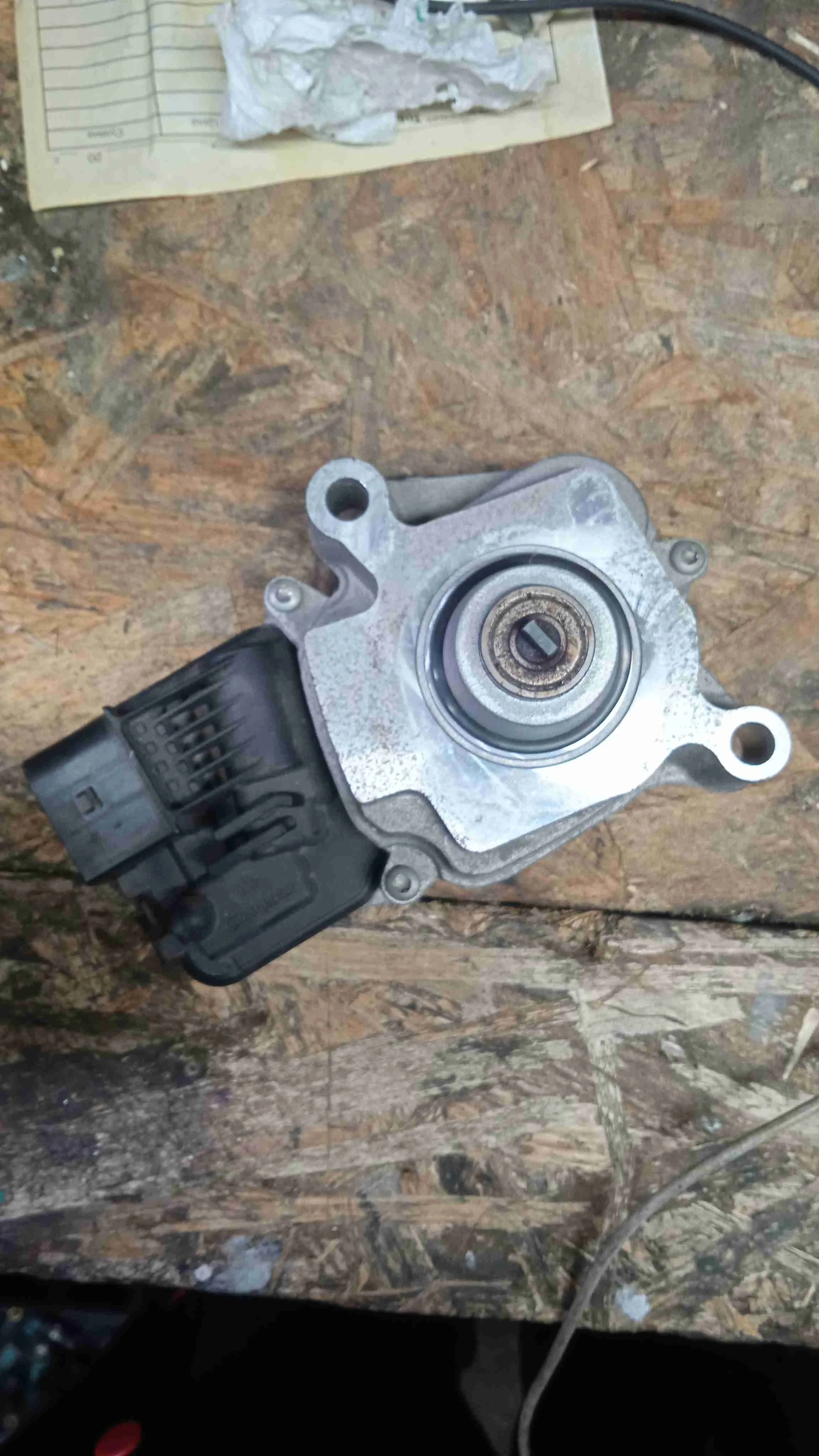 Электромотор раздаточной коробки BMW G05 (2018—2023) 27608643153
 B57D30C