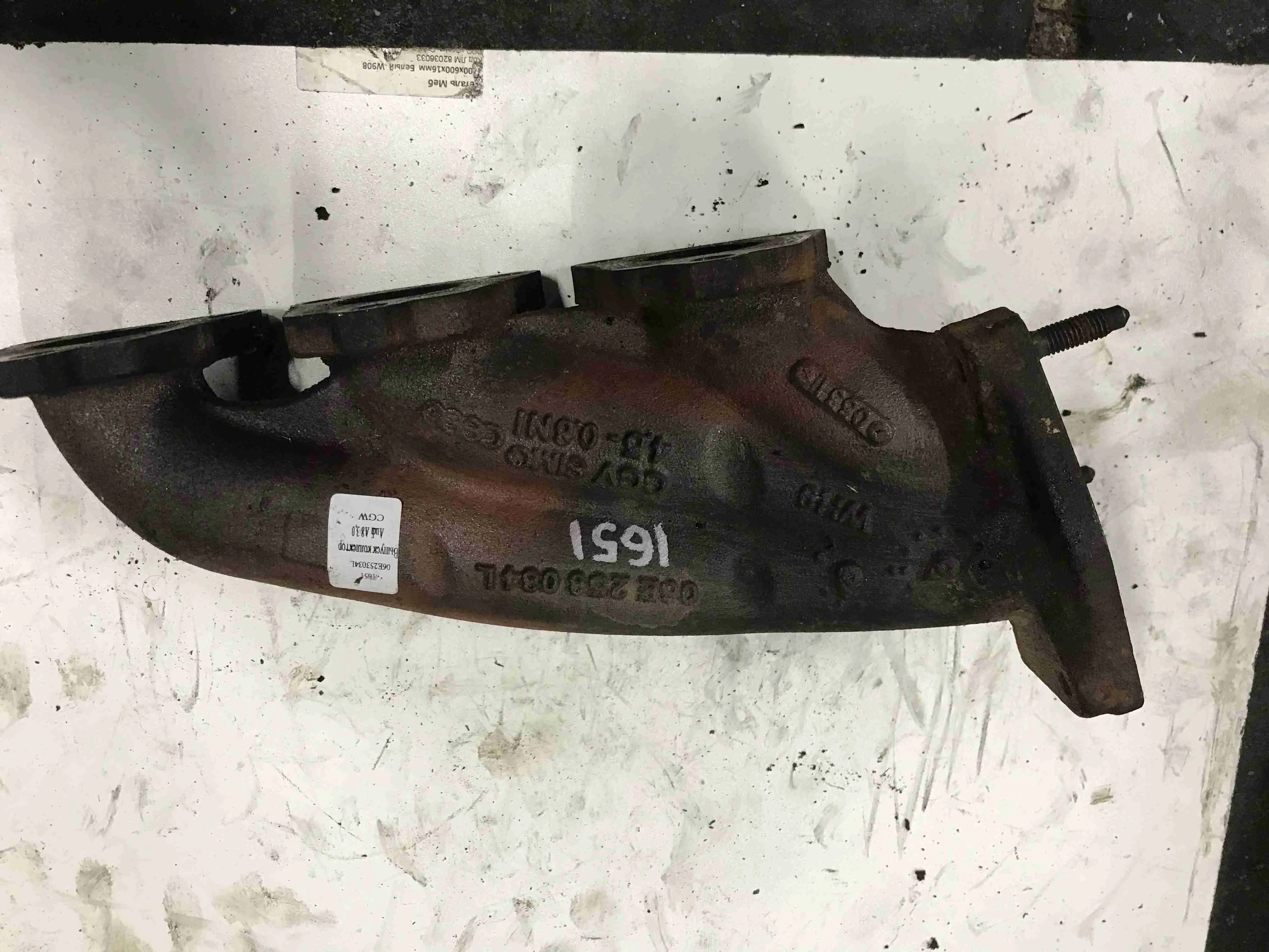 Коллектор выпускной Audi D4 (2010—2014) 06E253032Q CGW