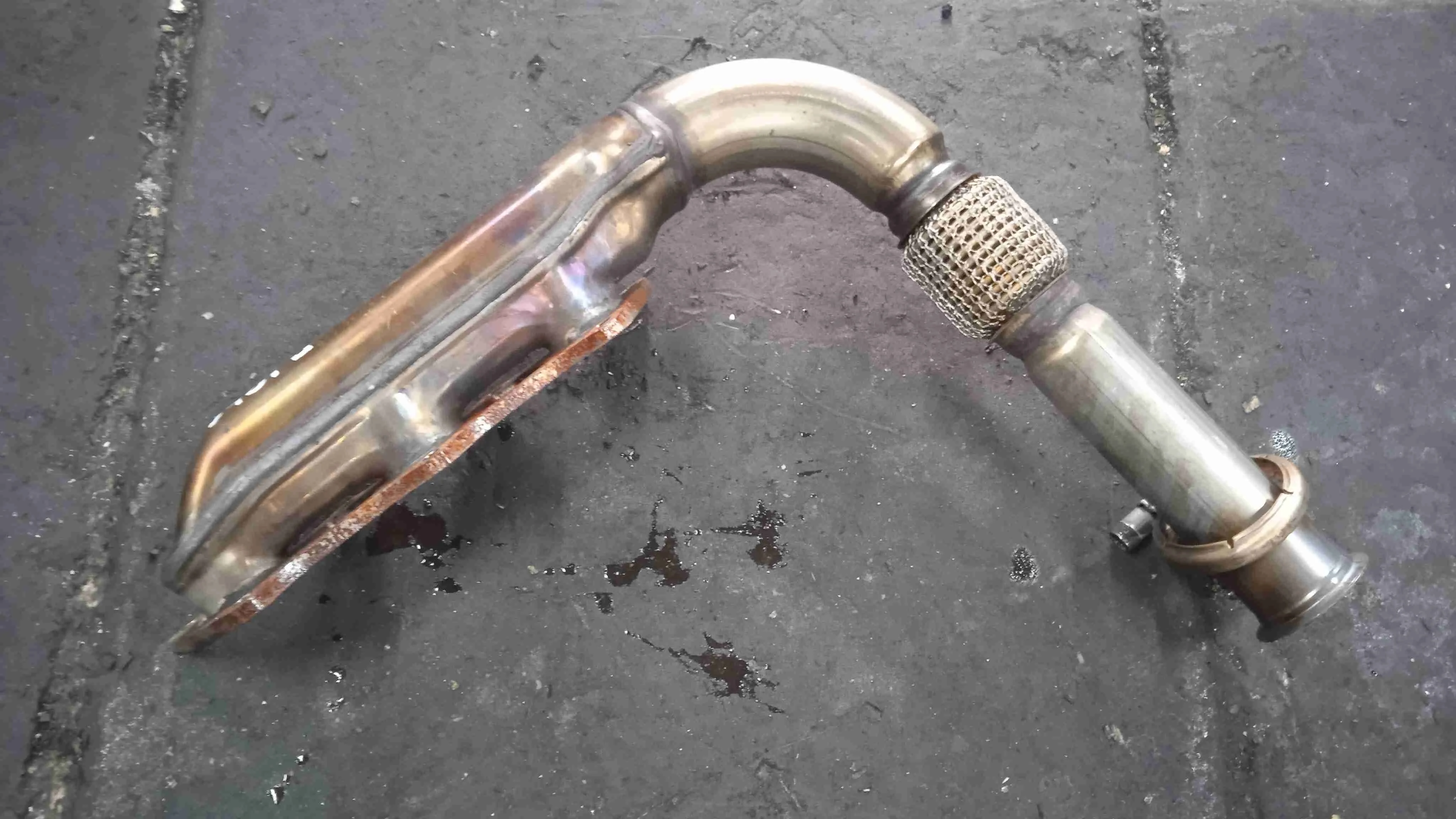 Коллектор выпускной Volkswagen II рестайлинг (2014—2018) 059253033CC
 CVM