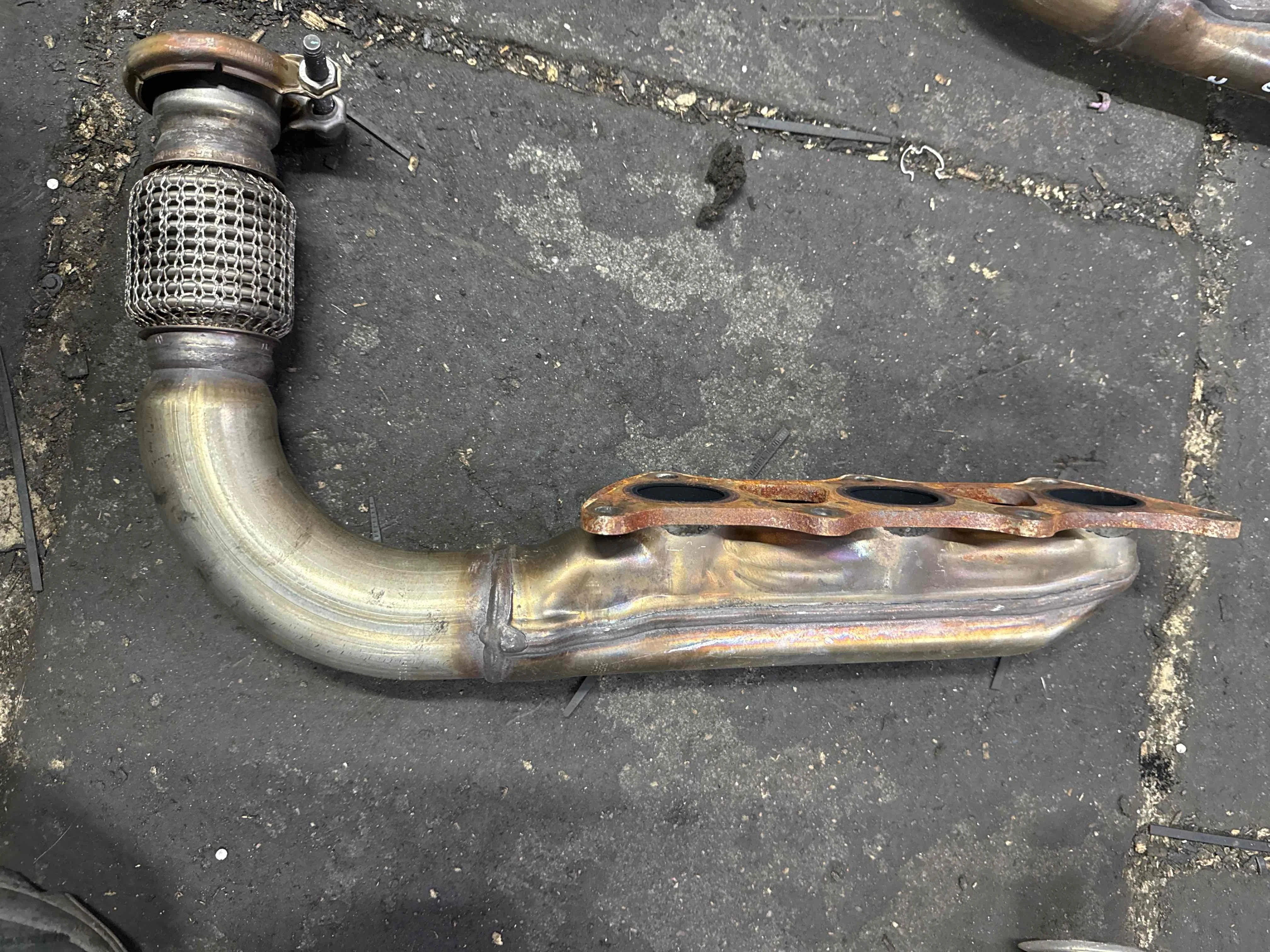 Коллектор выпускной Volkswagen II рестайлинг (2014—2018) 059253034CC
 CVM