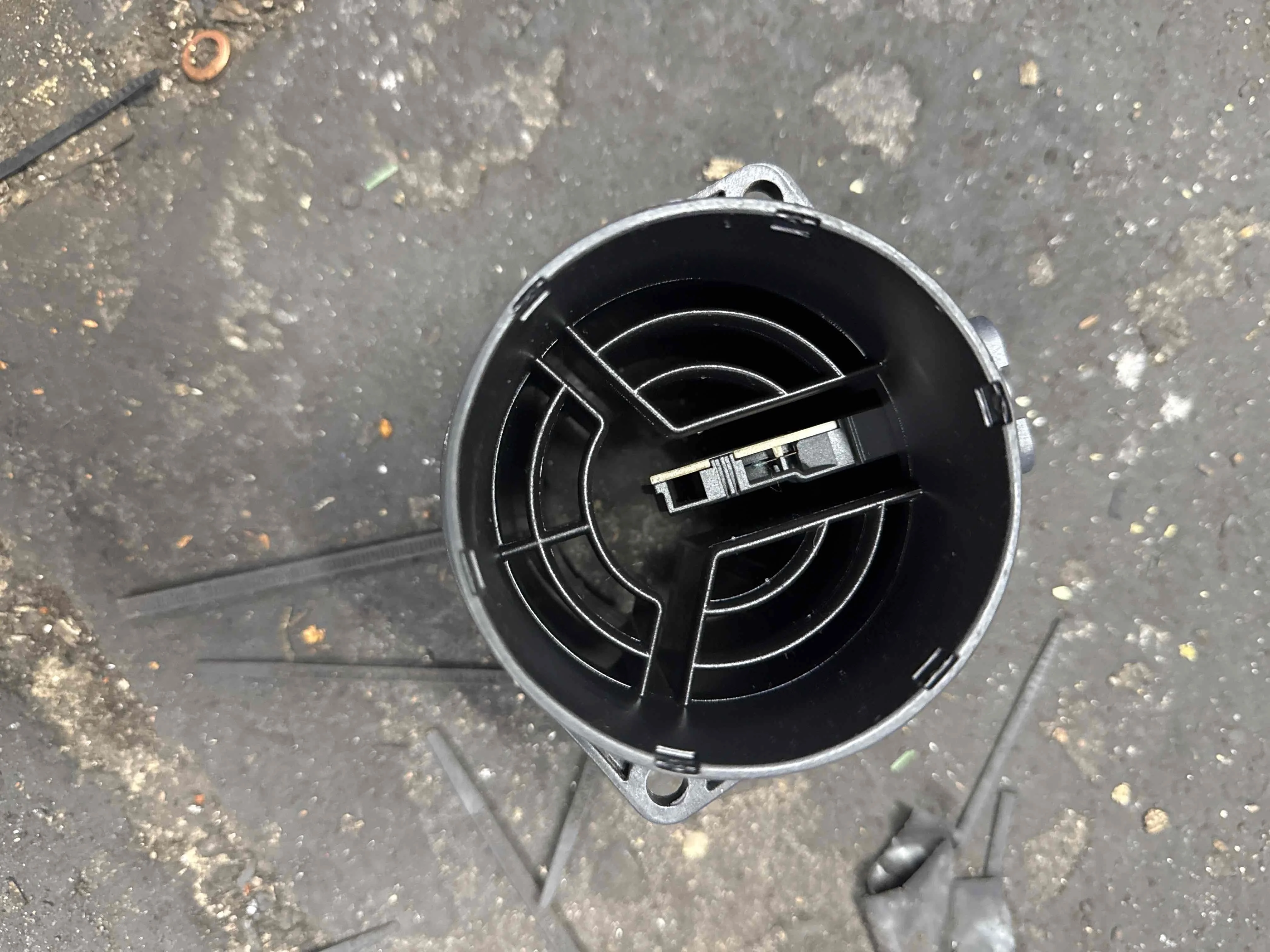 Расходомер воздуха Mercedes-Benz V167 (2018—2023) A6450900048
 651960