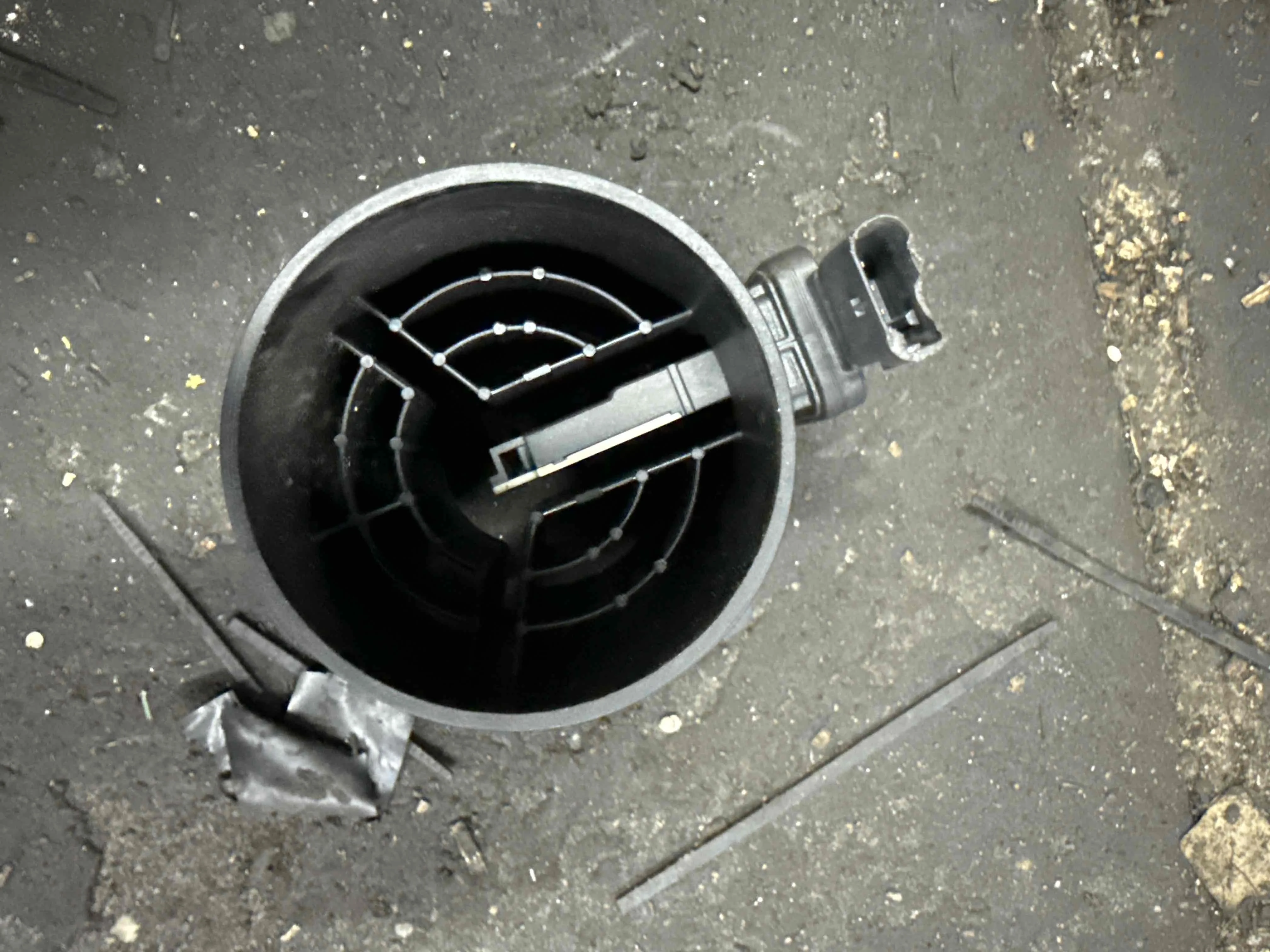 Расходомер воздуха Mercedes-Benz V167 (2018—2023) A6450900048
 651960