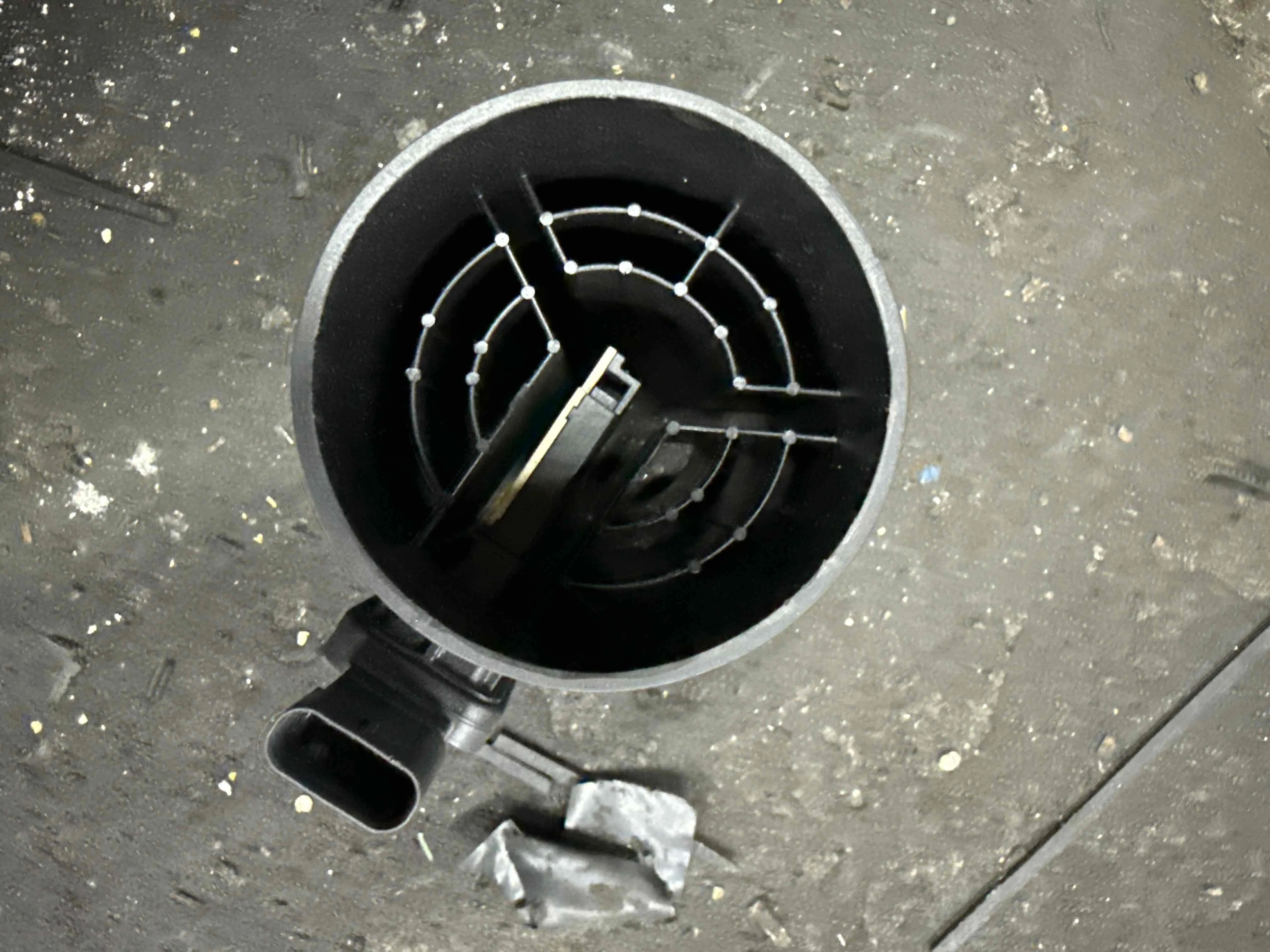 Расходомер воздуха Mercedes-Benz V167 (2018—2023) A6450900048
 651960