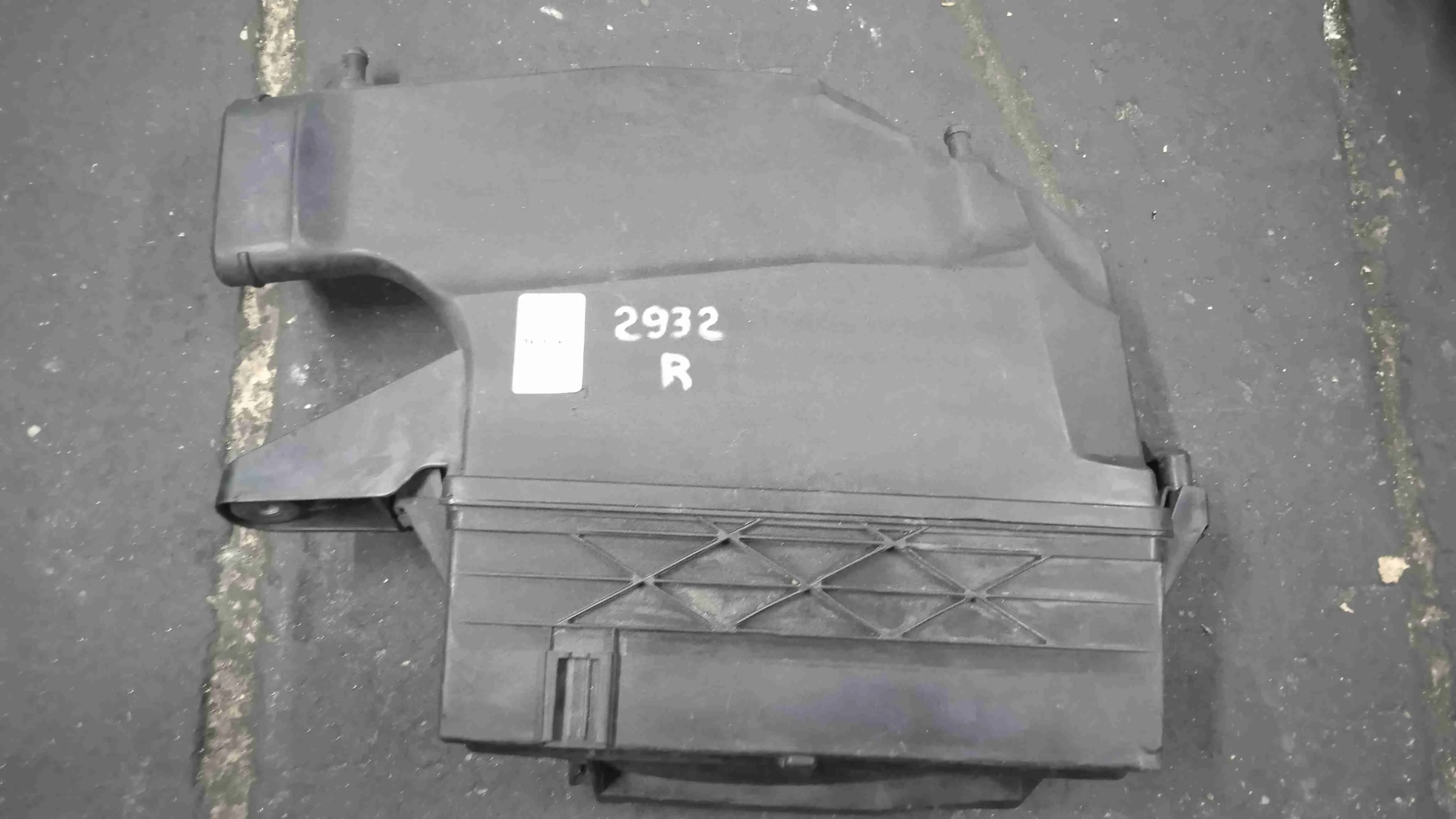 Корпус воздушного фильтра Mercedes-Benz X166 (2012—2016) A6420904401
; A6420902001; A6420904201; A6420903601 642826