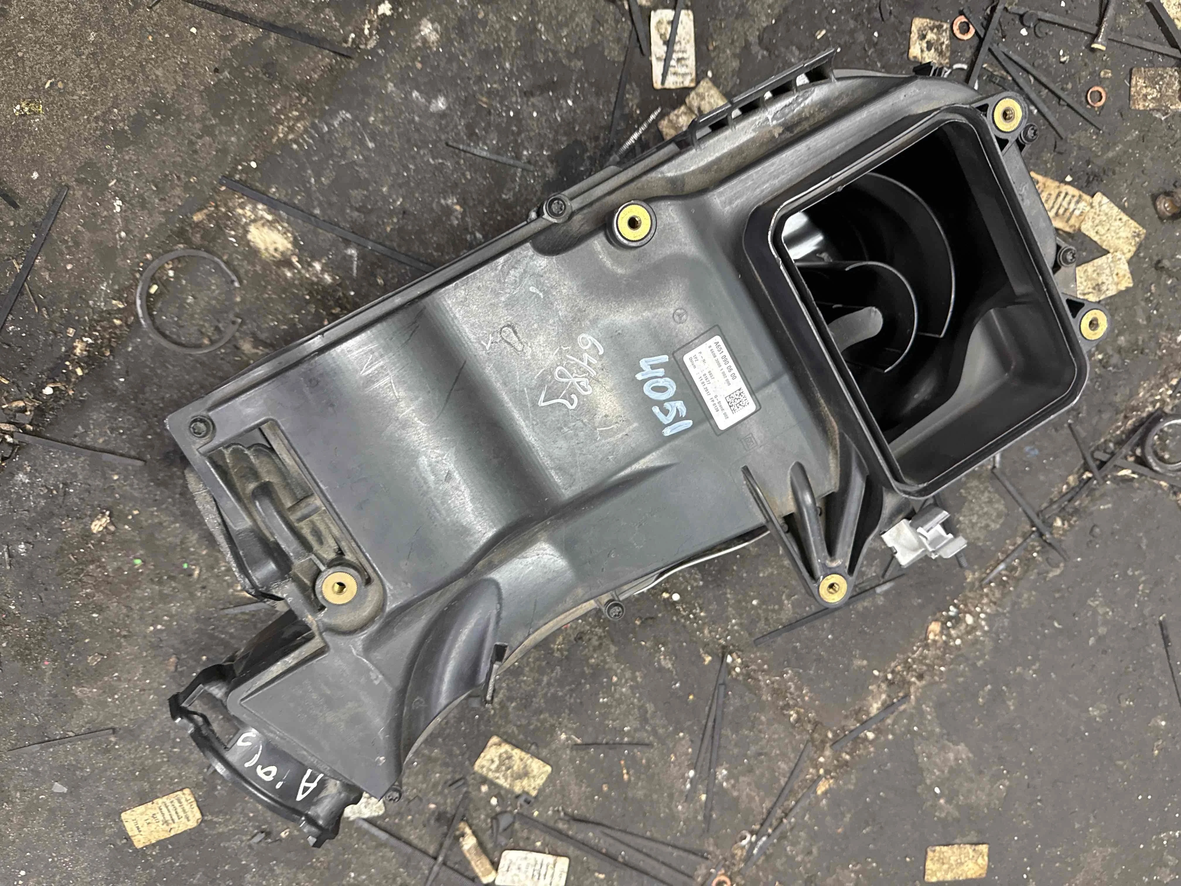 Корпус воздушного фильтра Mercedes-Benz X253 (2015—2019) A6510900600
 651921