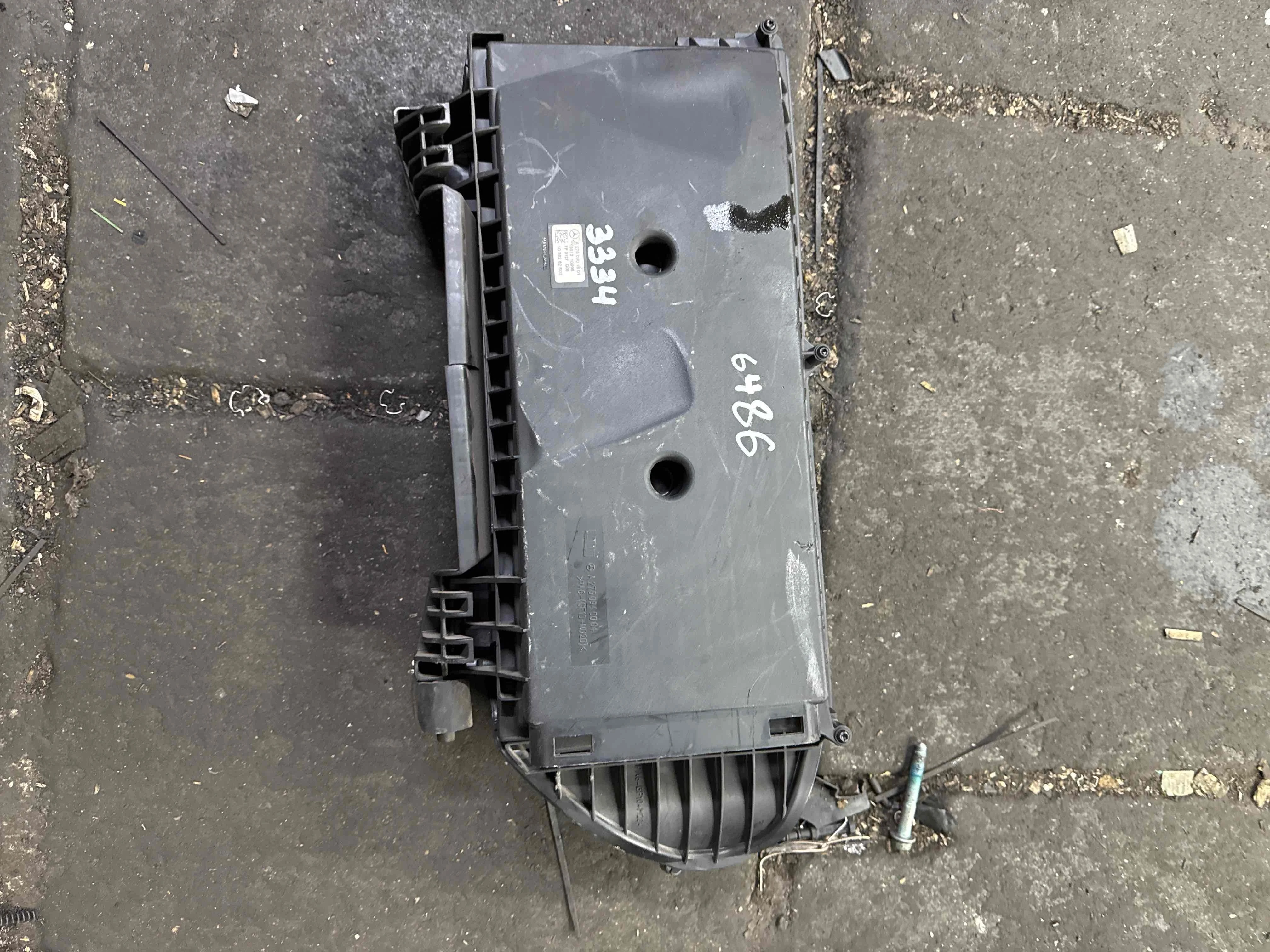 Корпус воздушного фильтра Mercedes-Benz W221 (2005—2009) A2760901601
; A2760901301; A2760902001; A2760902101 276