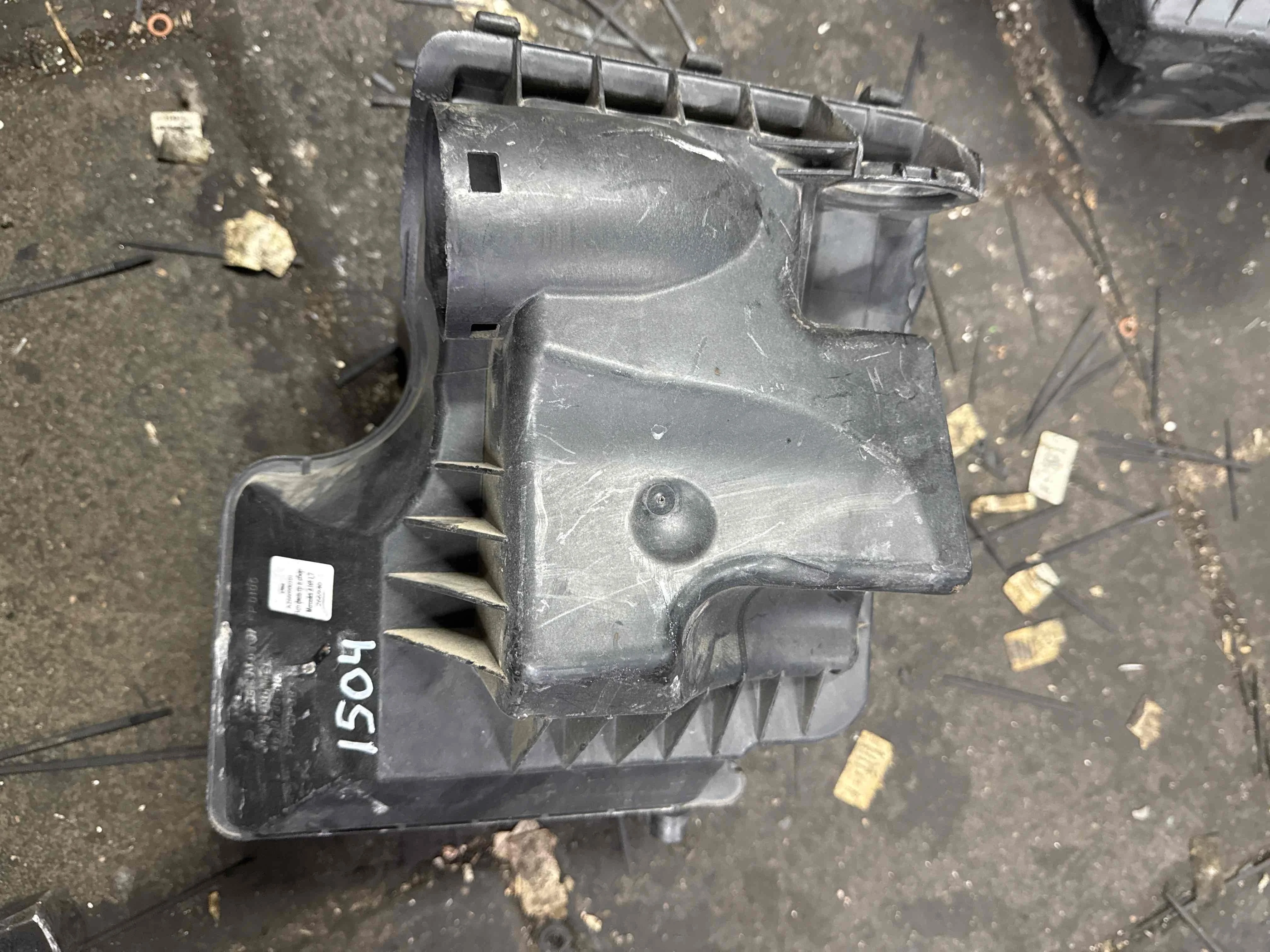 Корпус воздушного фильтра Mercedes-Benz W169 (2004—2008) A2660900101
; A2660900001 266940