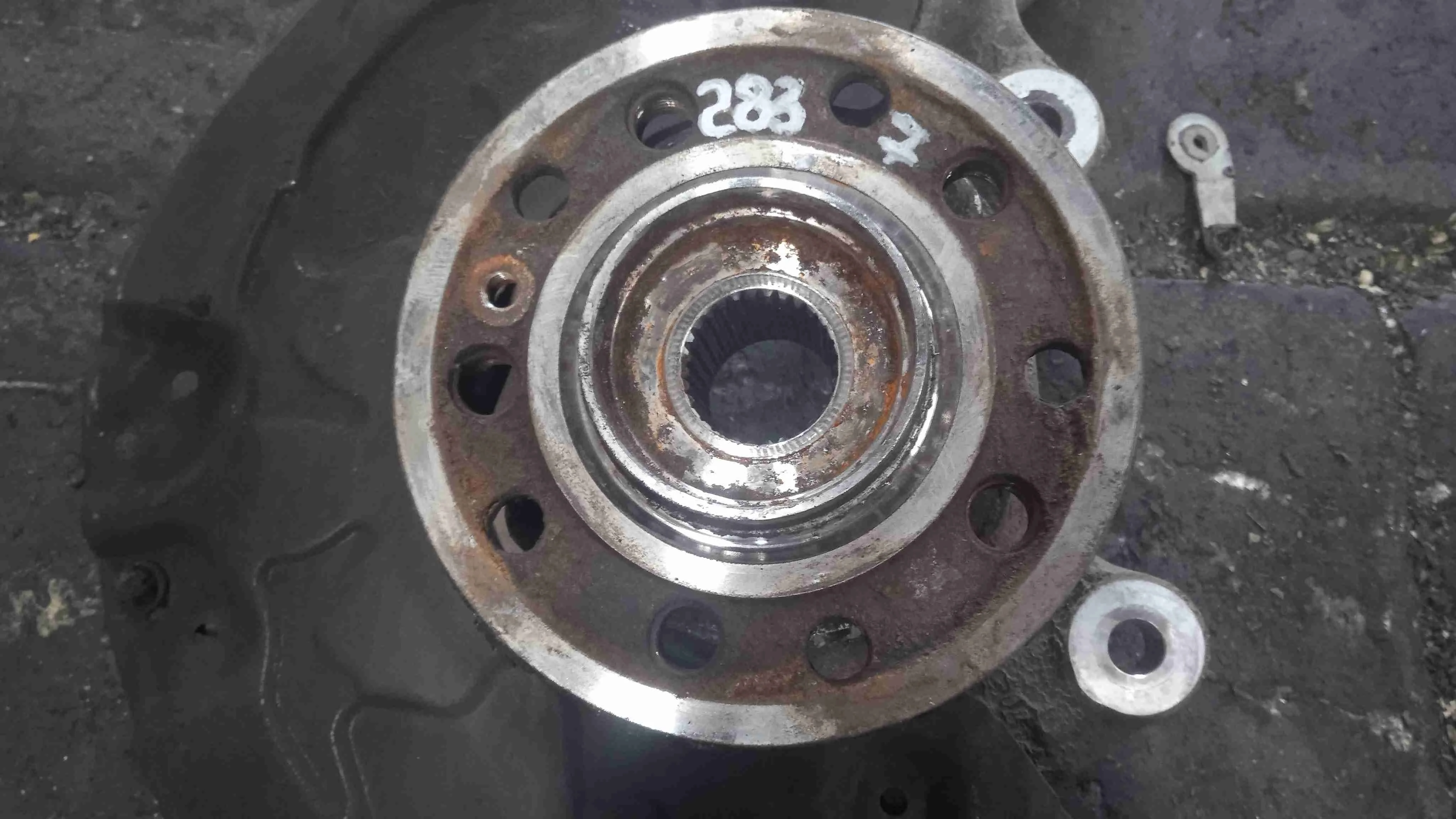 Ступица передняя Mercedes-Benz W205/S205/C205/A205 (2014—2018) A2053340300
 651921