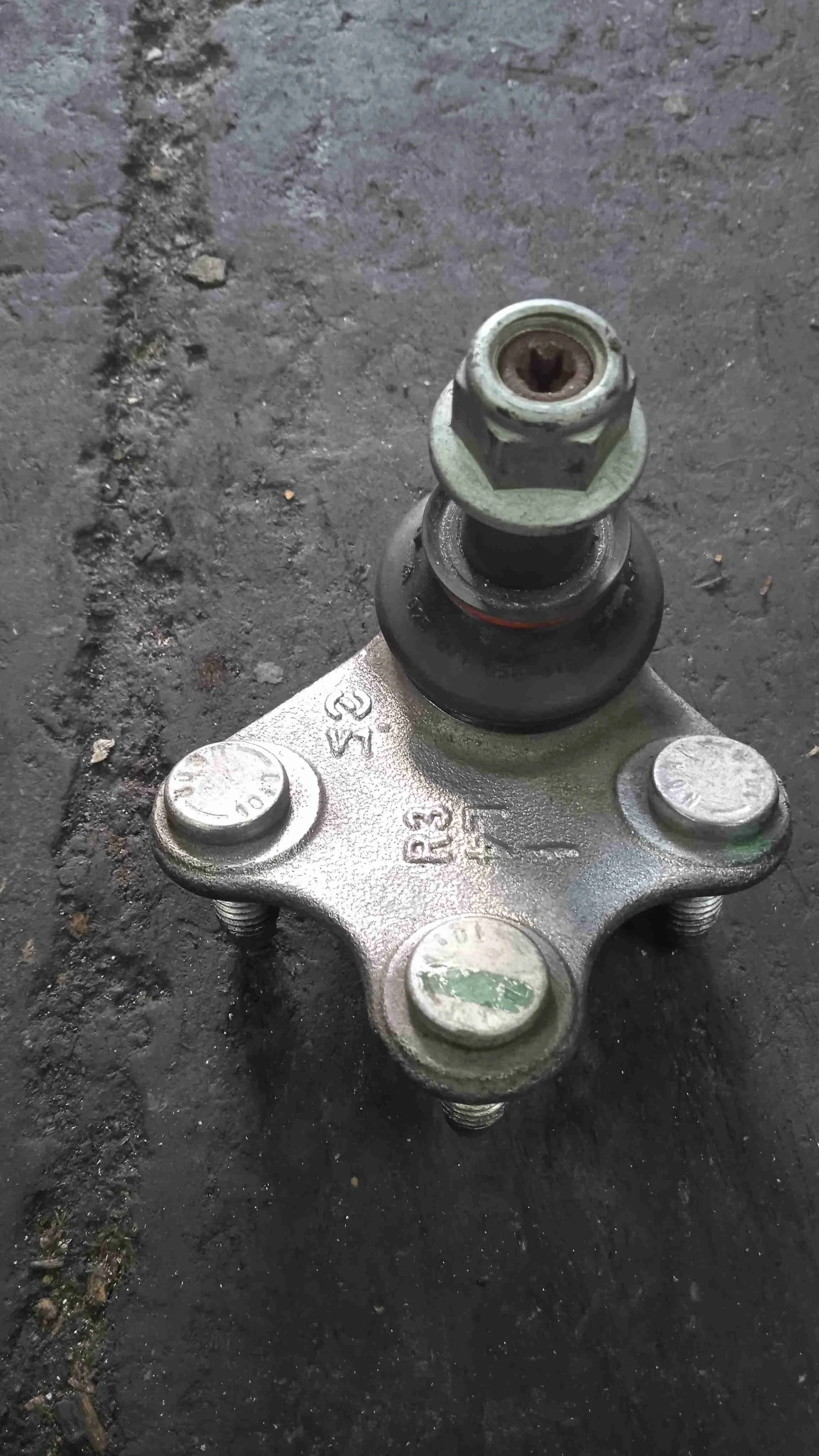 Шаровая опора Volkswagen V (2009—2015) 6R0407365A
 CBZB