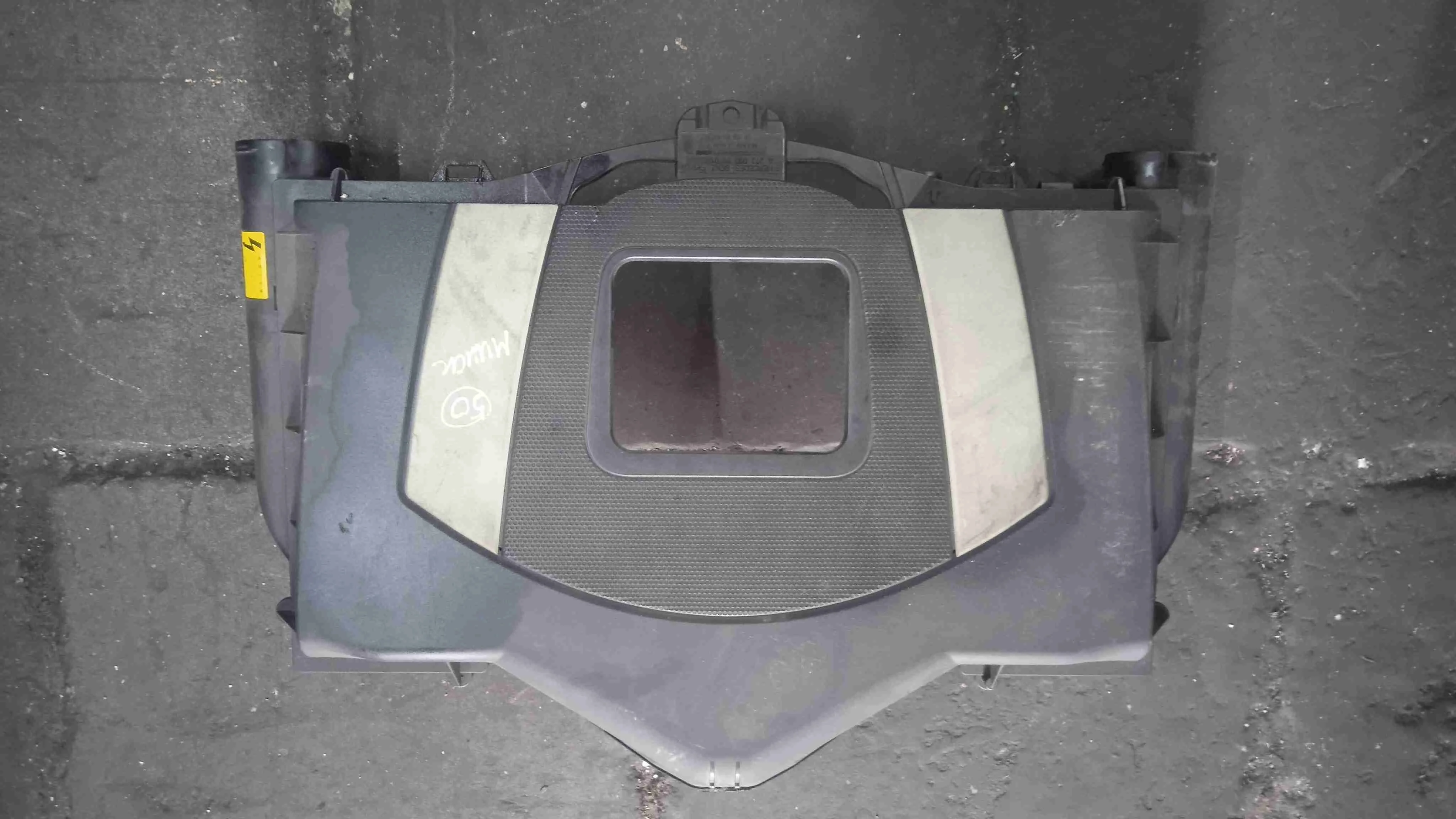 Корпус воздушного фильтра Mercedes-Benz W164 (2005—2008) A2730900901
;  A2730900201; A2730900601; A2730901201 272