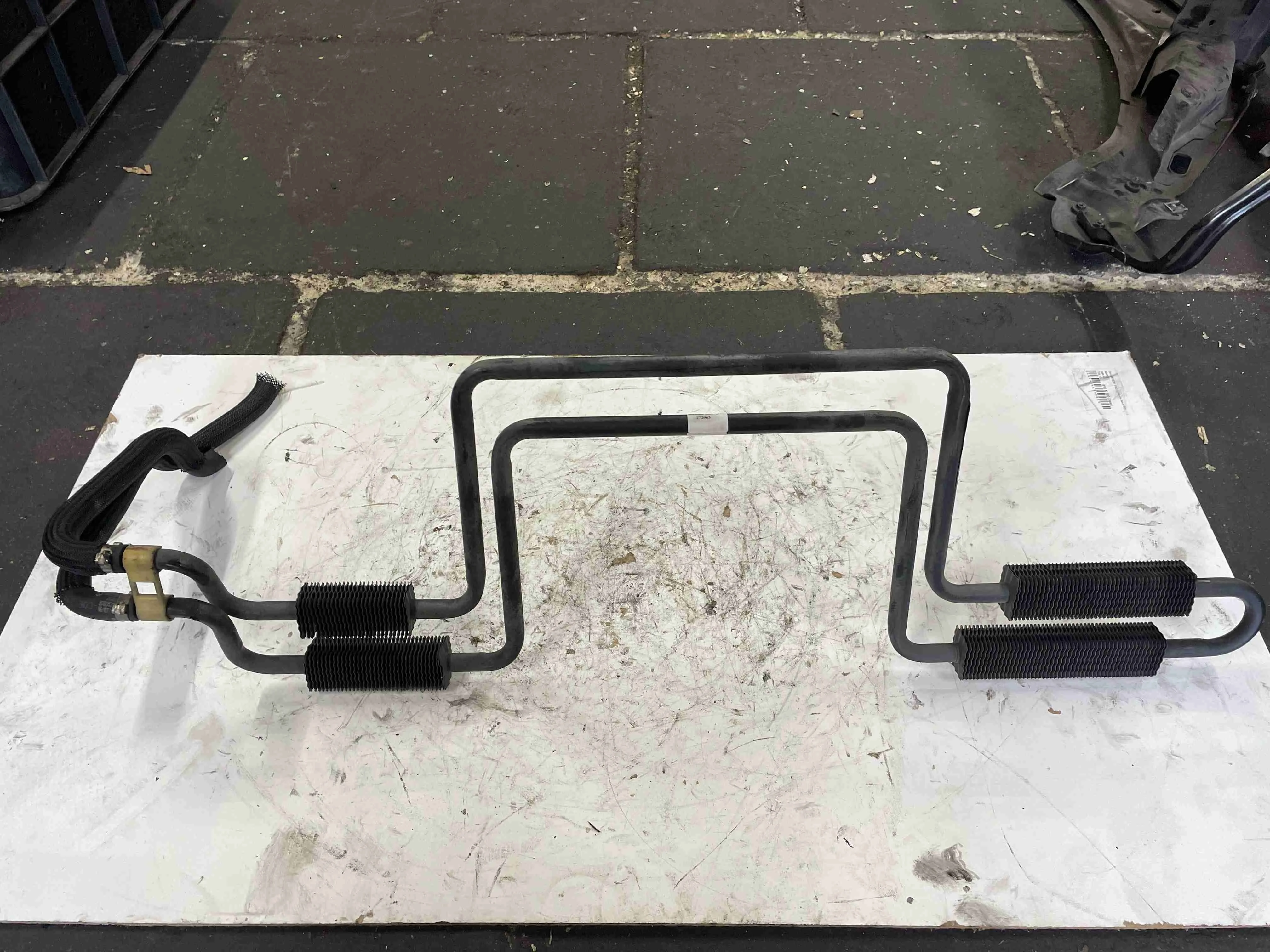 Радиатор гидроусилителя Mercedes-Benz W221 (2005—2009) A2215000400
; A2215000500 272965