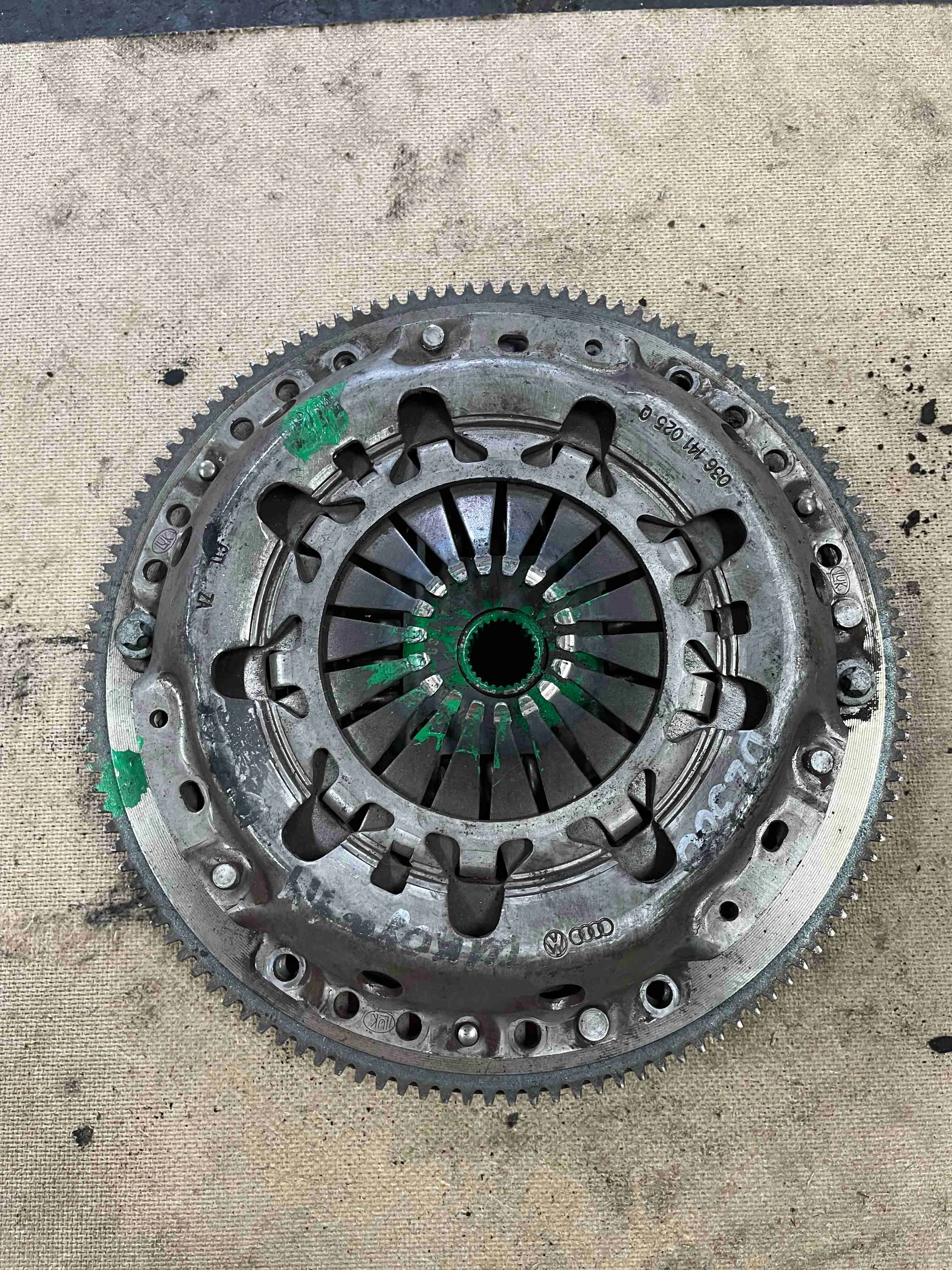 Комплект сцепления Skoda II рестайлинг (2010—2014) 038105269C
 BBZ