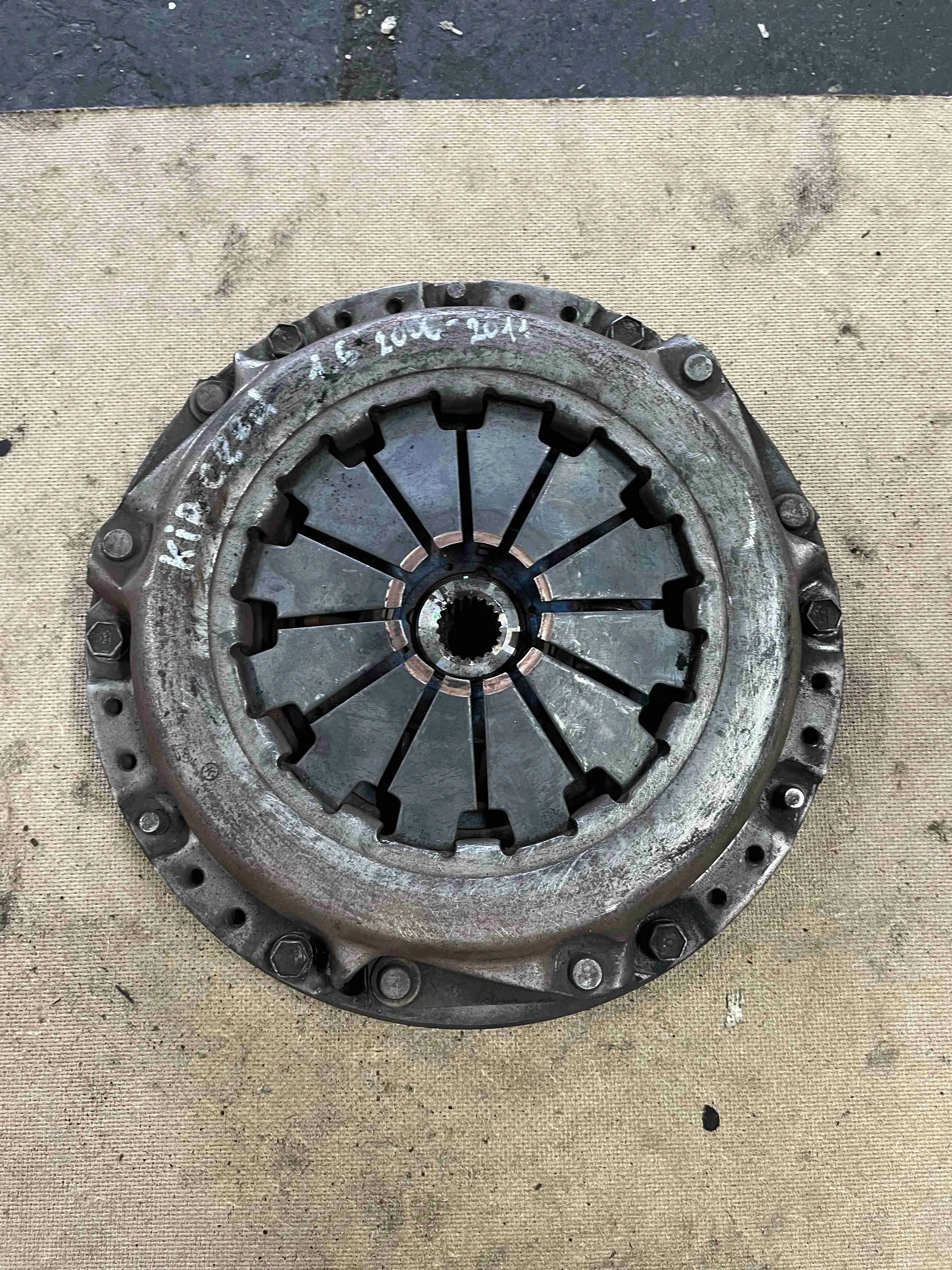 Комплект сцепления Kia JD (2012—2015) 232002B000 G4FC