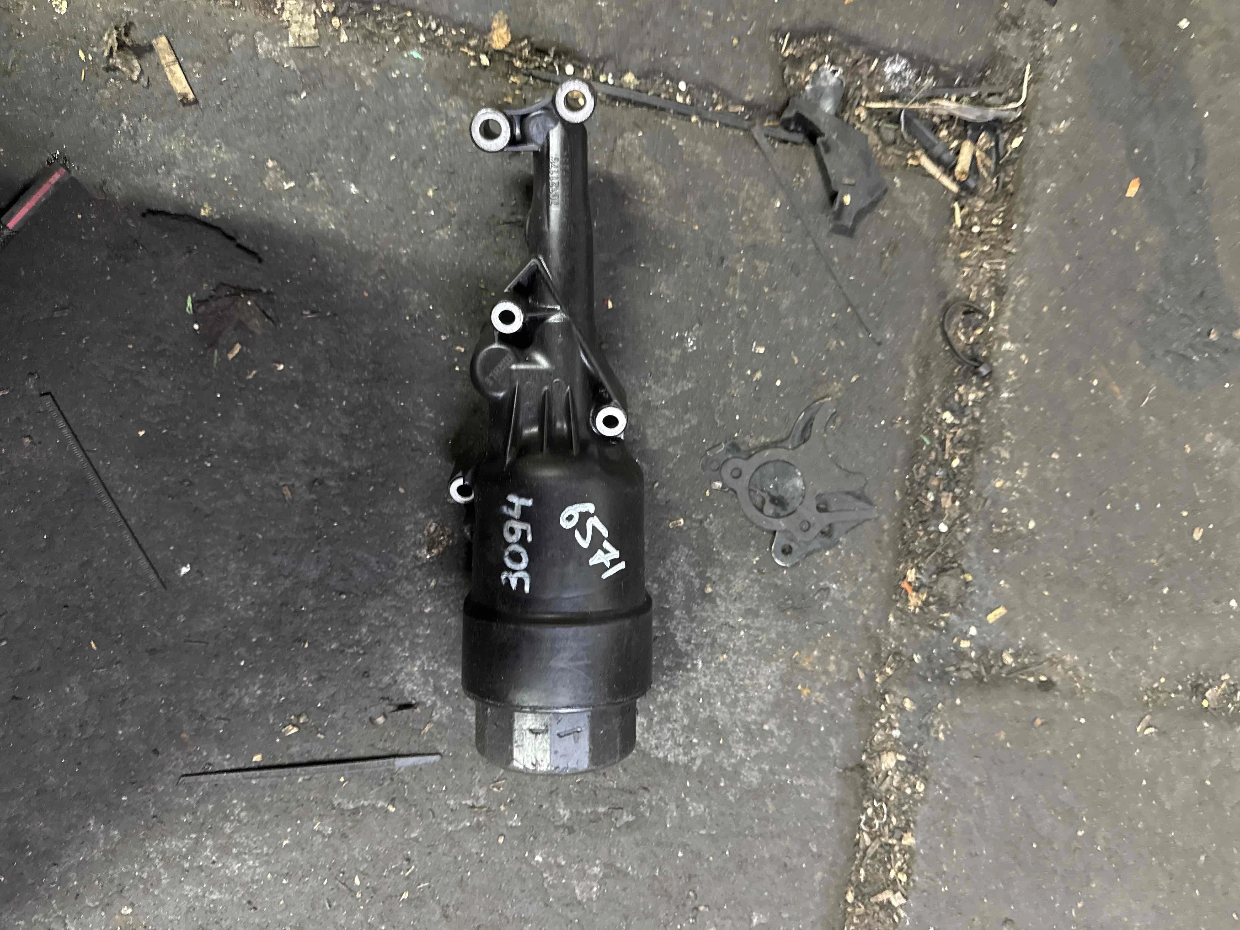 Корпус масляного фильтра Mercedes-Benz W205/S205/C205/A205 (2014—2018) A6511801310
 651