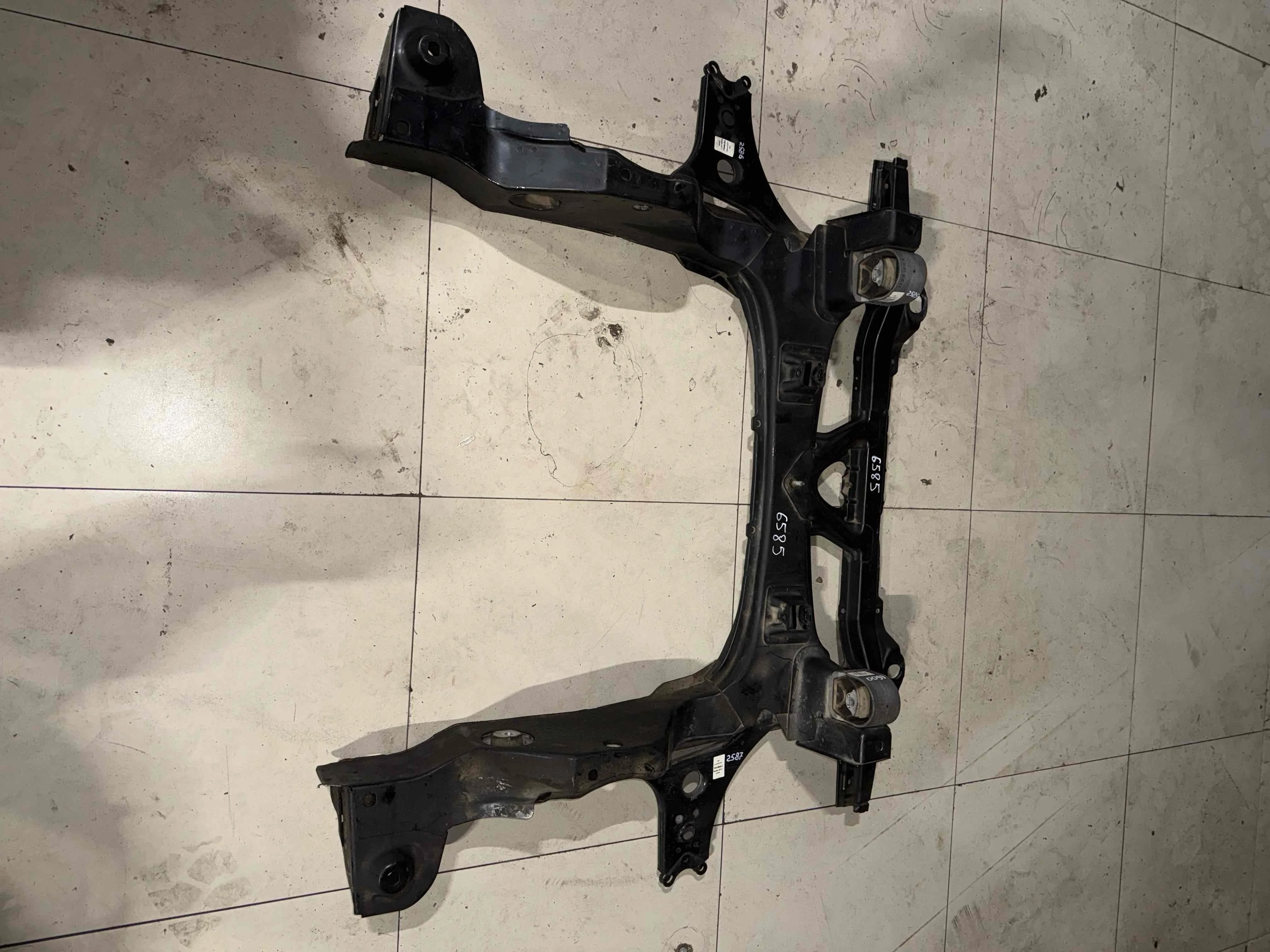 Балка подвески передняя (подрамник) Mercedes-Benz W169 (2004—2008)  A1696200787
 266940