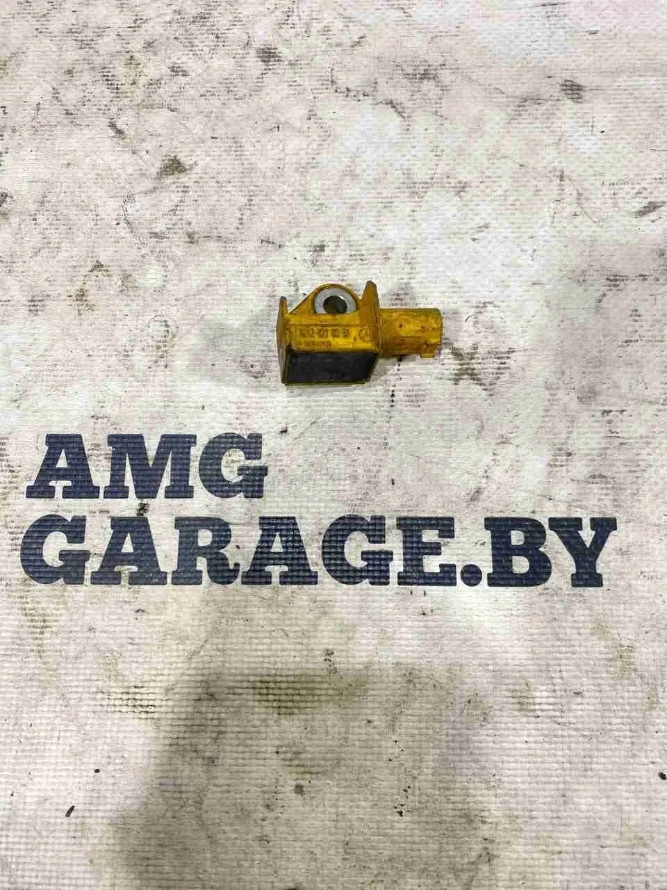 Датчик удара Mercedes-Benz W212/S212/C207/A207 (2009—2013) A2128210351