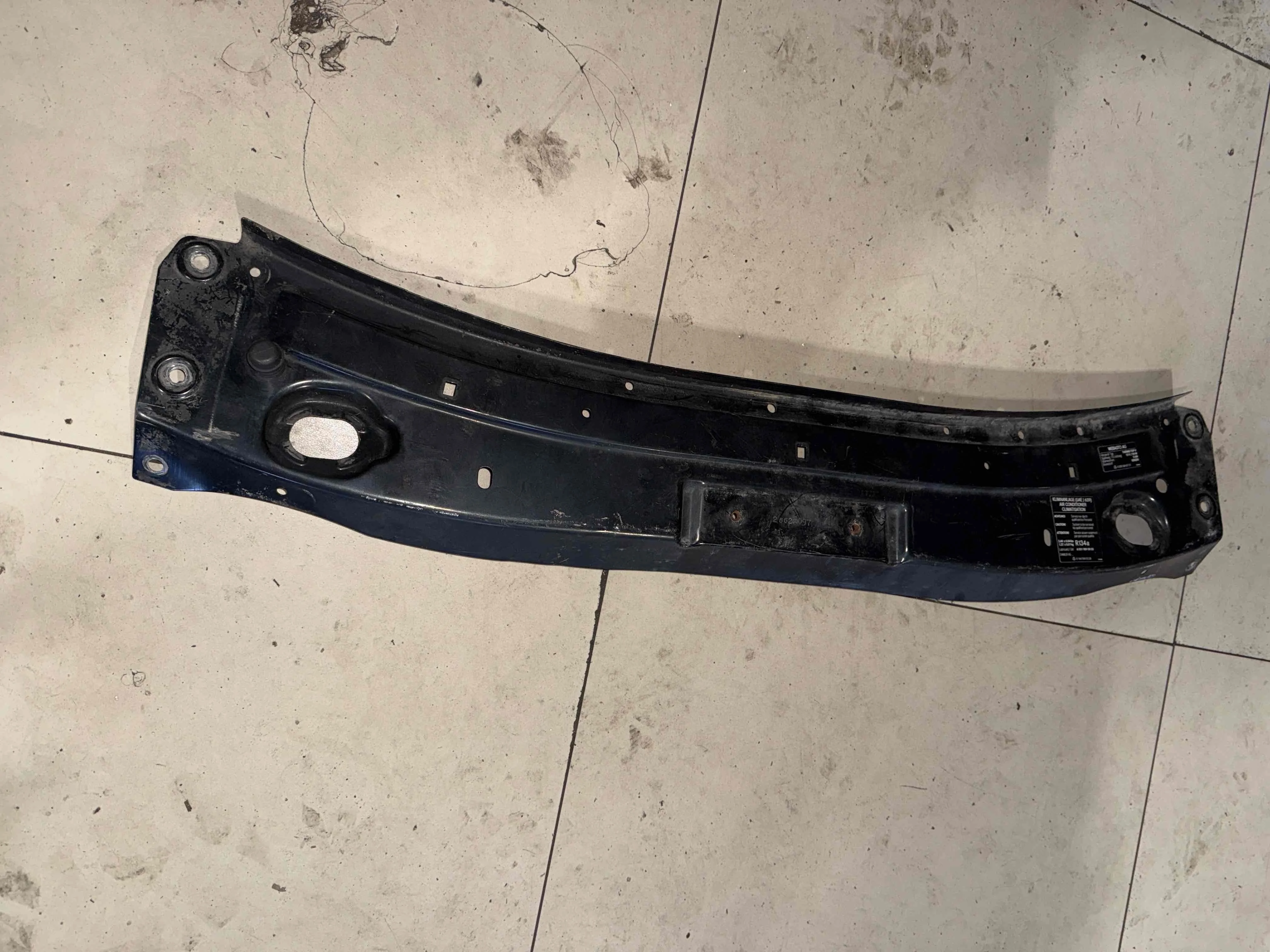 Передняя панель крепления облицовки (телевизор) Mercedes-Benz W164 (2005—2008) A1646200486
 642