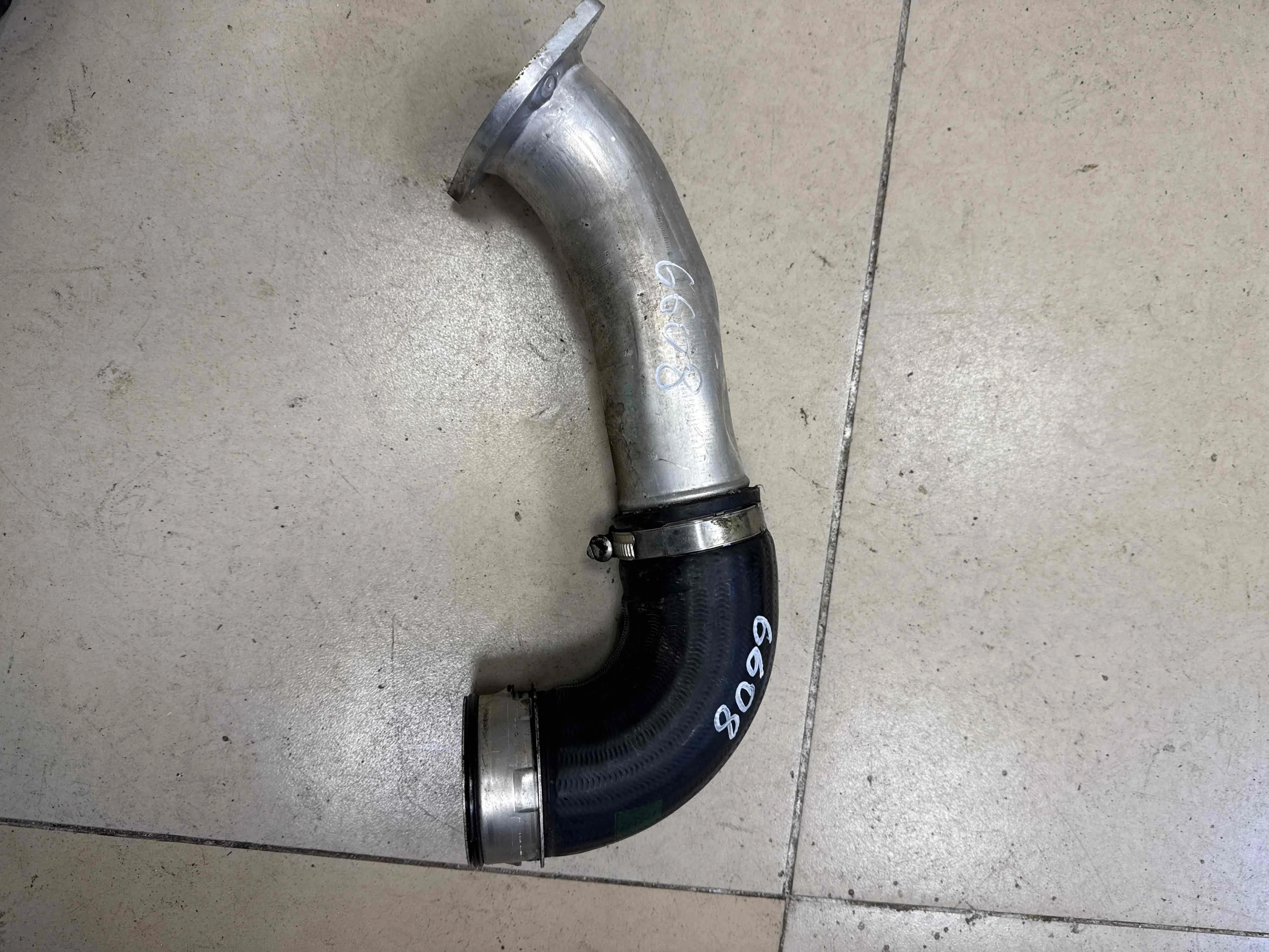 Патрубок интеркулера Mercedes-Benz W222/C217/A217 (2013—2017) A6420908137
 642867