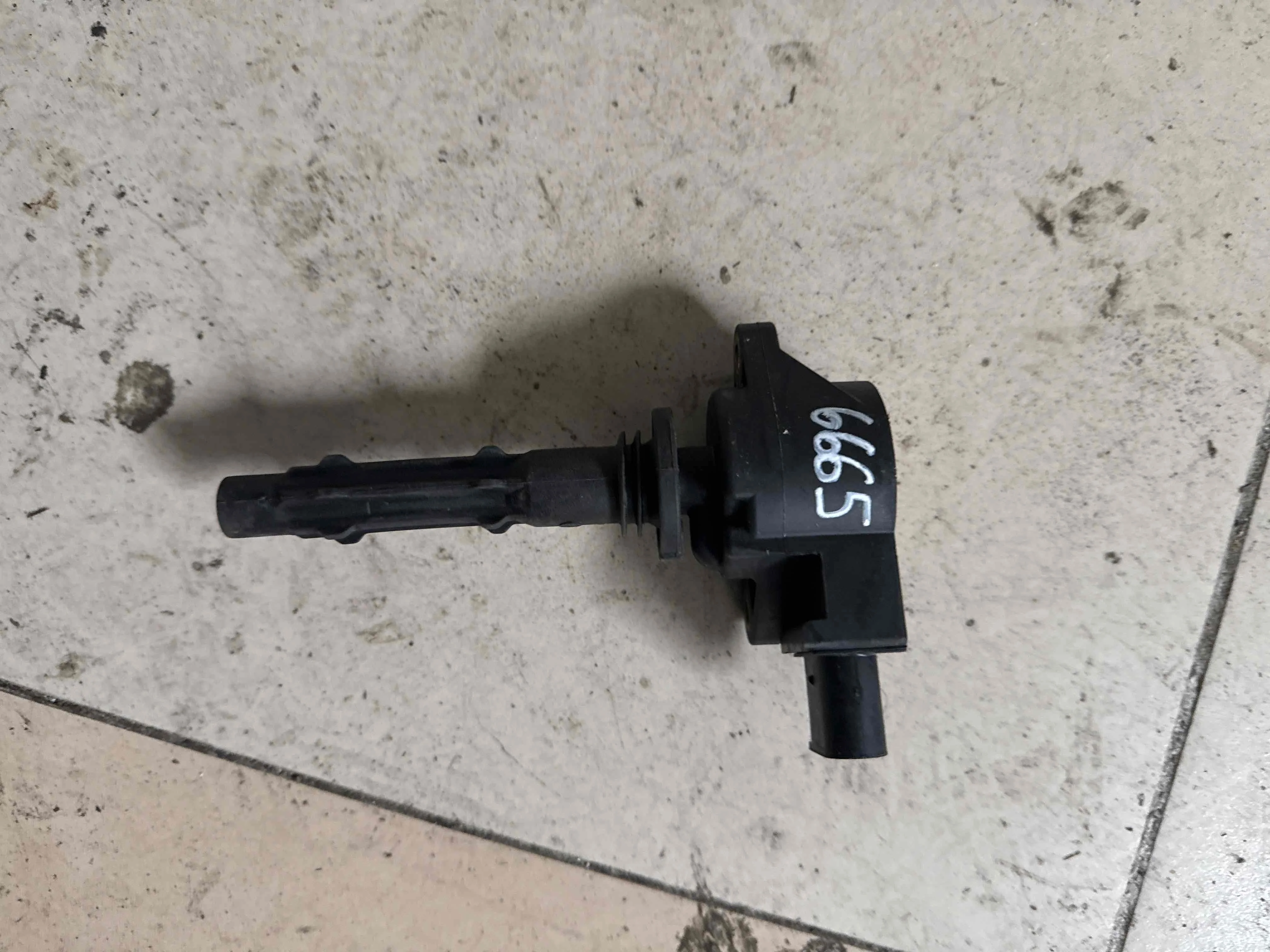 Катушка зажигания Mercedes-Benz W212/S212/C207/A207 (2009—2013) A0001502780
 272