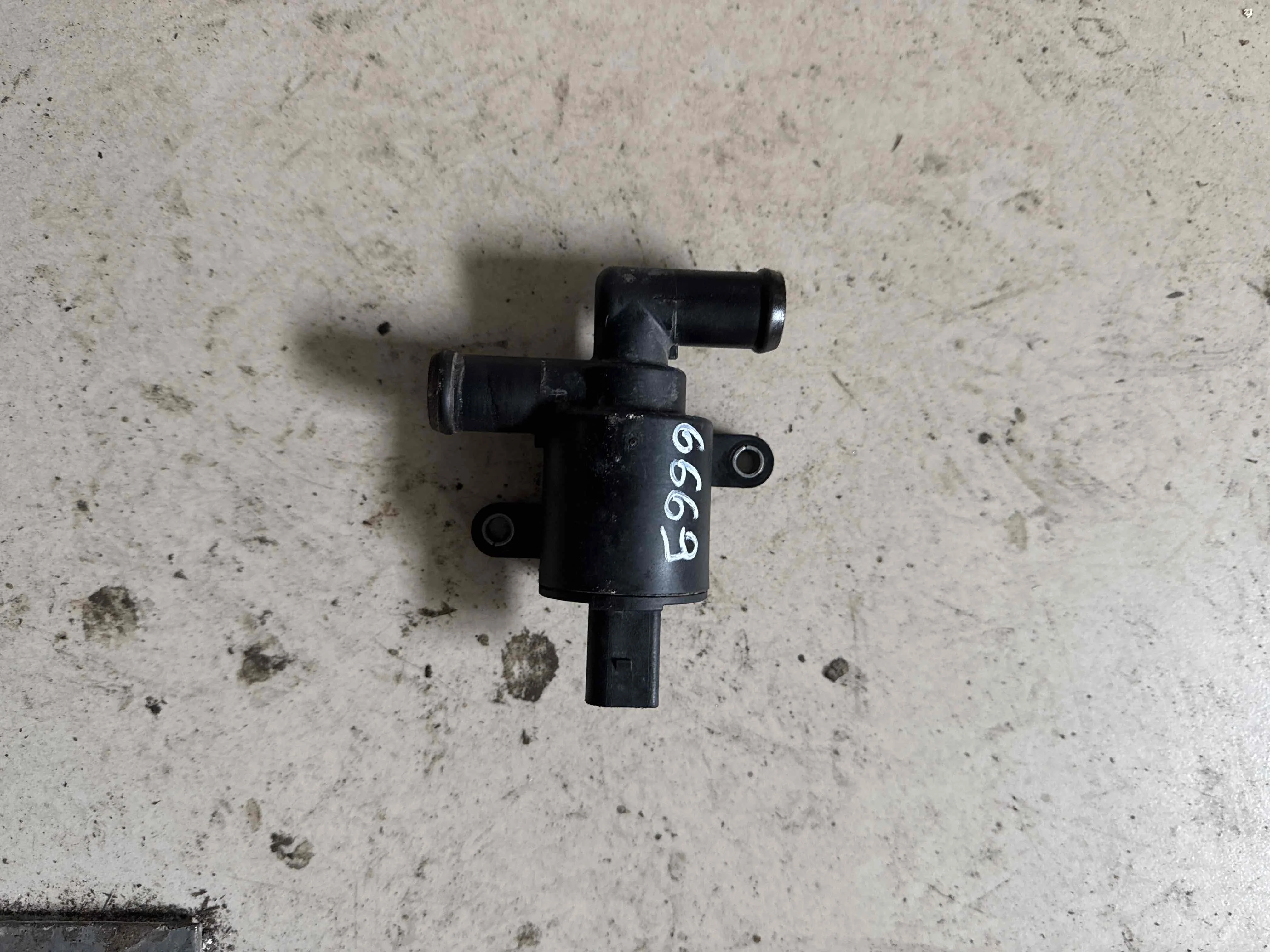 Клапан электромагнитный Audi 4M (2015—2020) 4H0121671D
 CRT