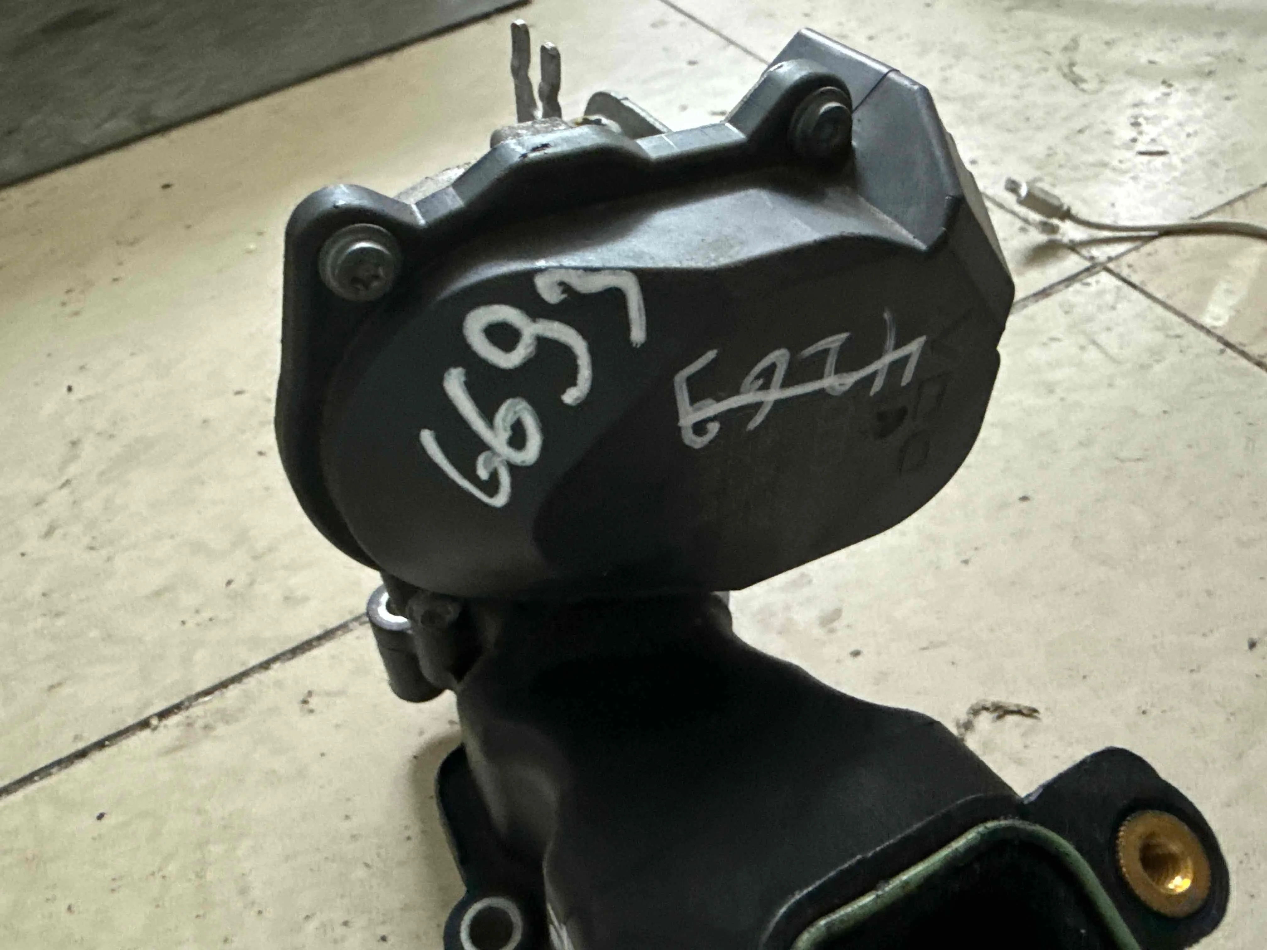 Сервопривод заслонок впускного коллектора Audi B8 рестайлинг (2011—2015) 059129086K
 CAM