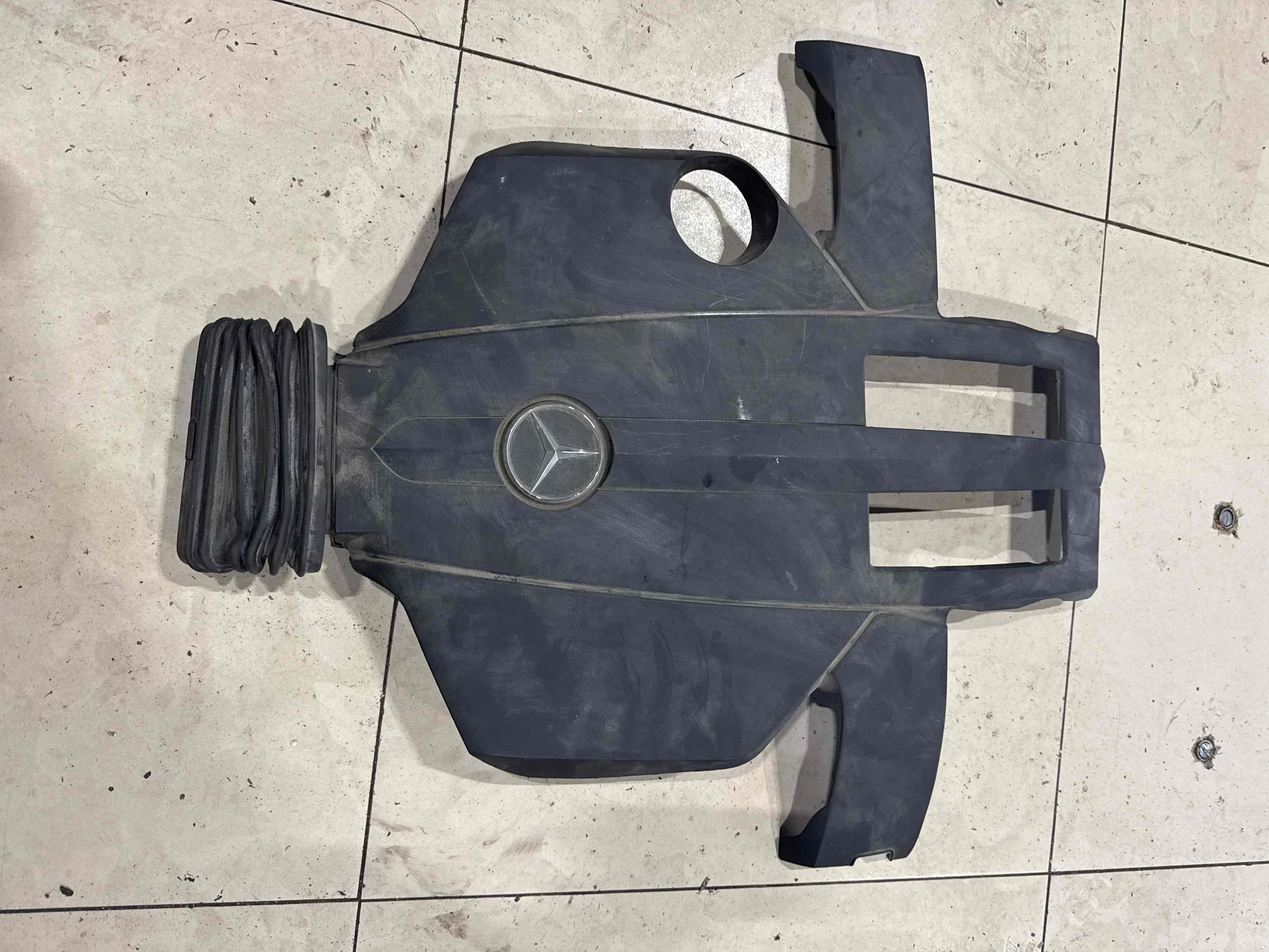 Декоративная крышка двигателя Mercedes-Benz W212/S212/C207/A207 (2009—2013) A2760108904 276820