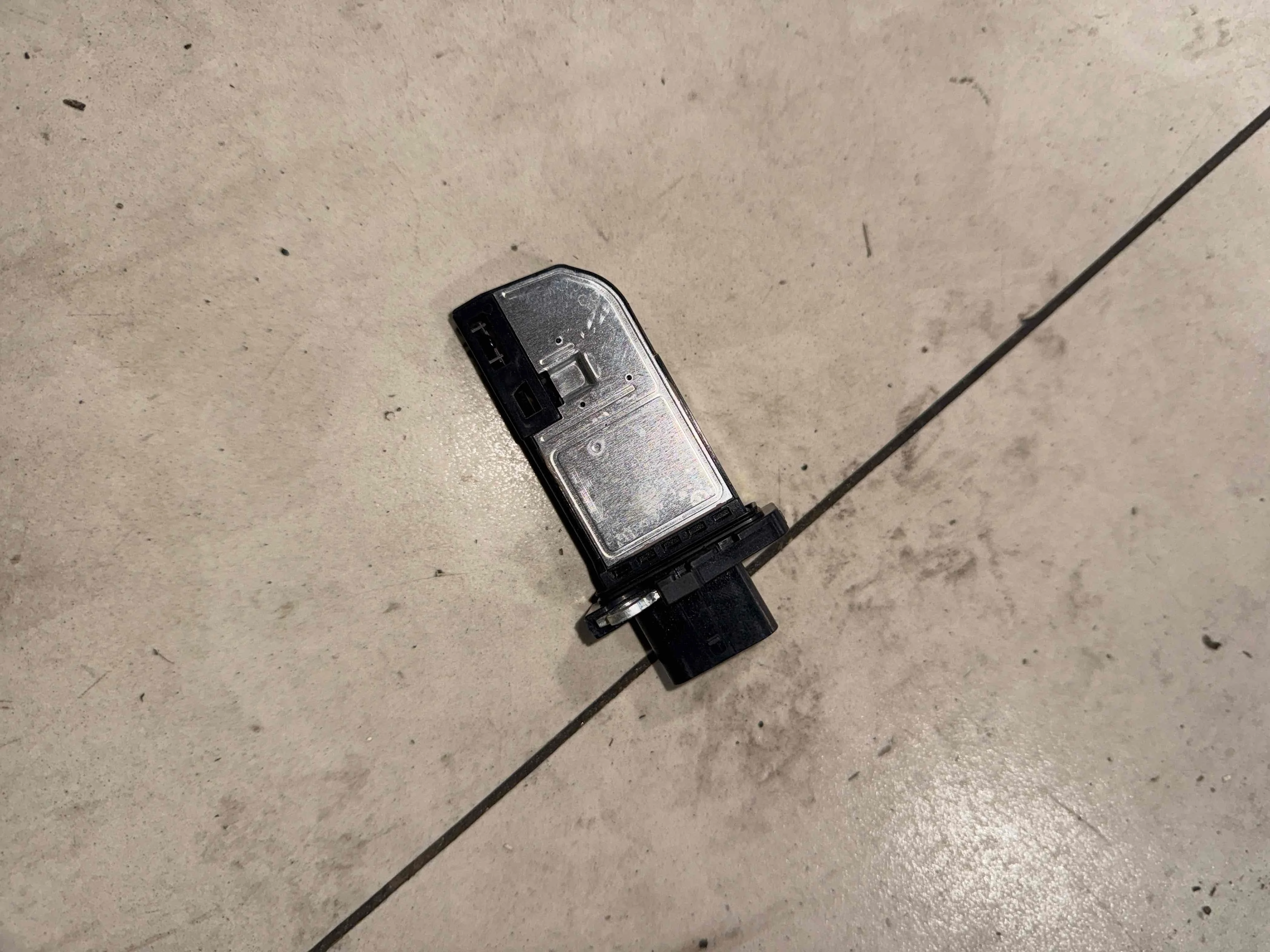 Расходомер воздуха BMW F10/F11 (2009—2013) 13627804150 N57D30C