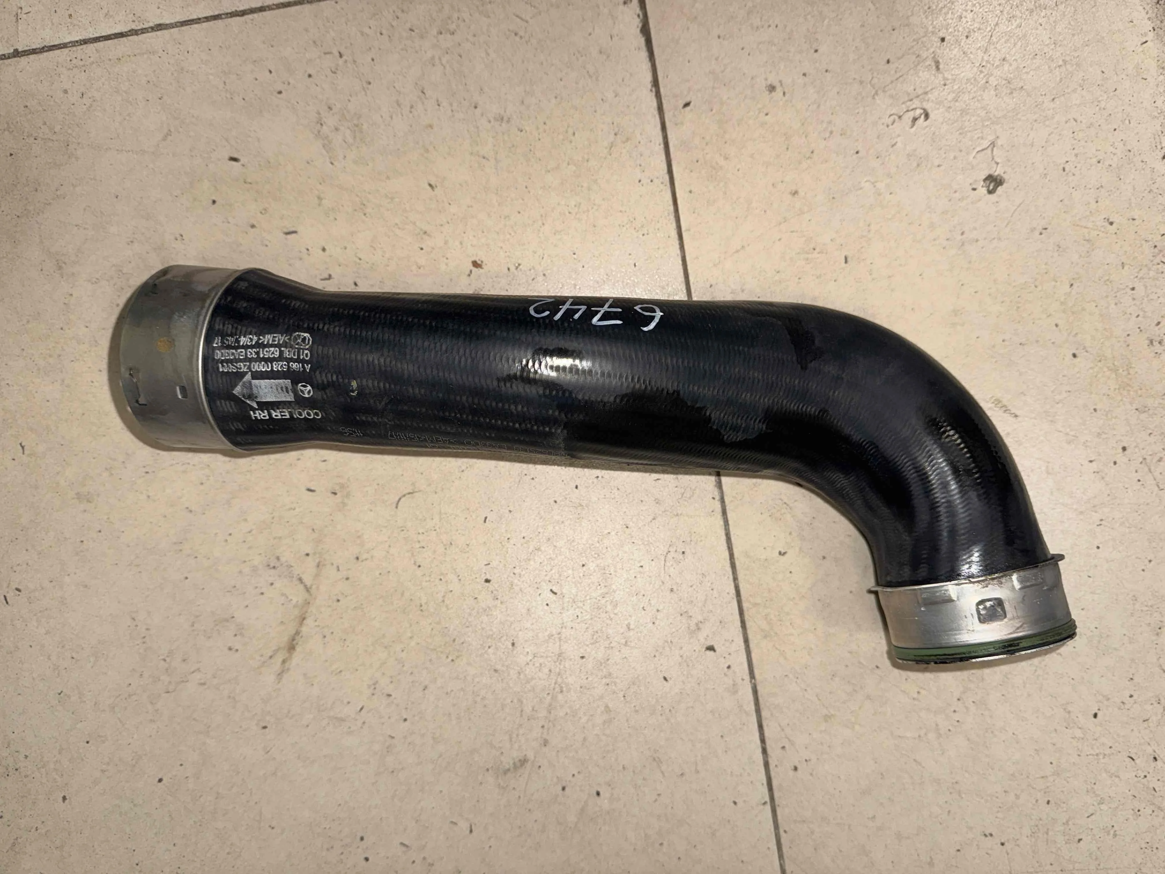 Патрубок интеркулера Mercedes-Benz X166 (2012—2016) A1665280000
; A1665280182 642