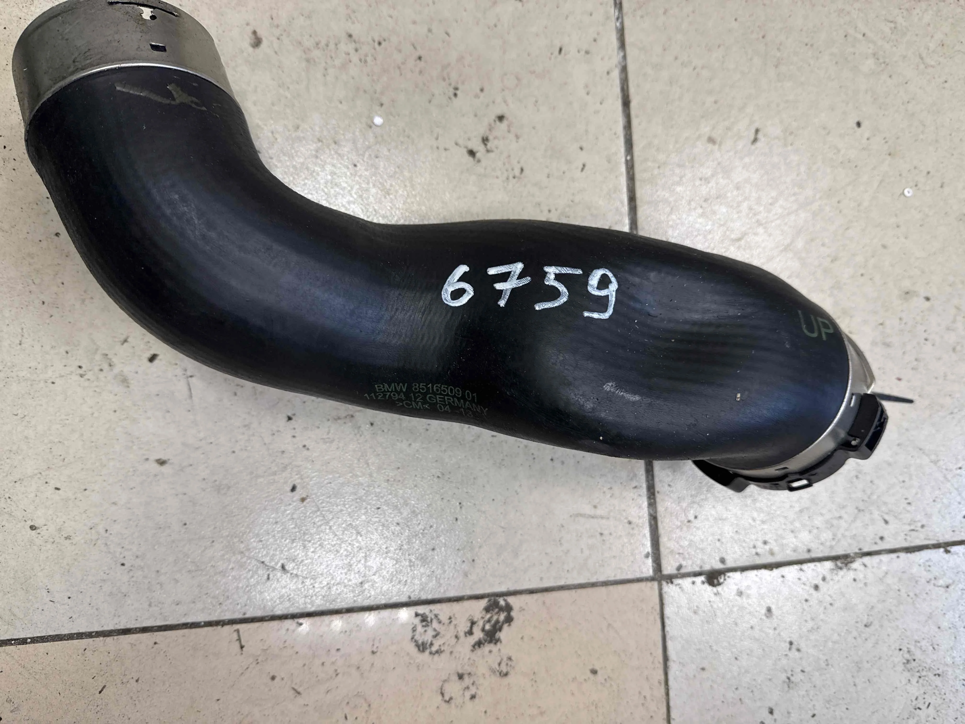 Патрубок интеркулера BMW F10/F11 (2009—2013) 11618516509
 N57D30C