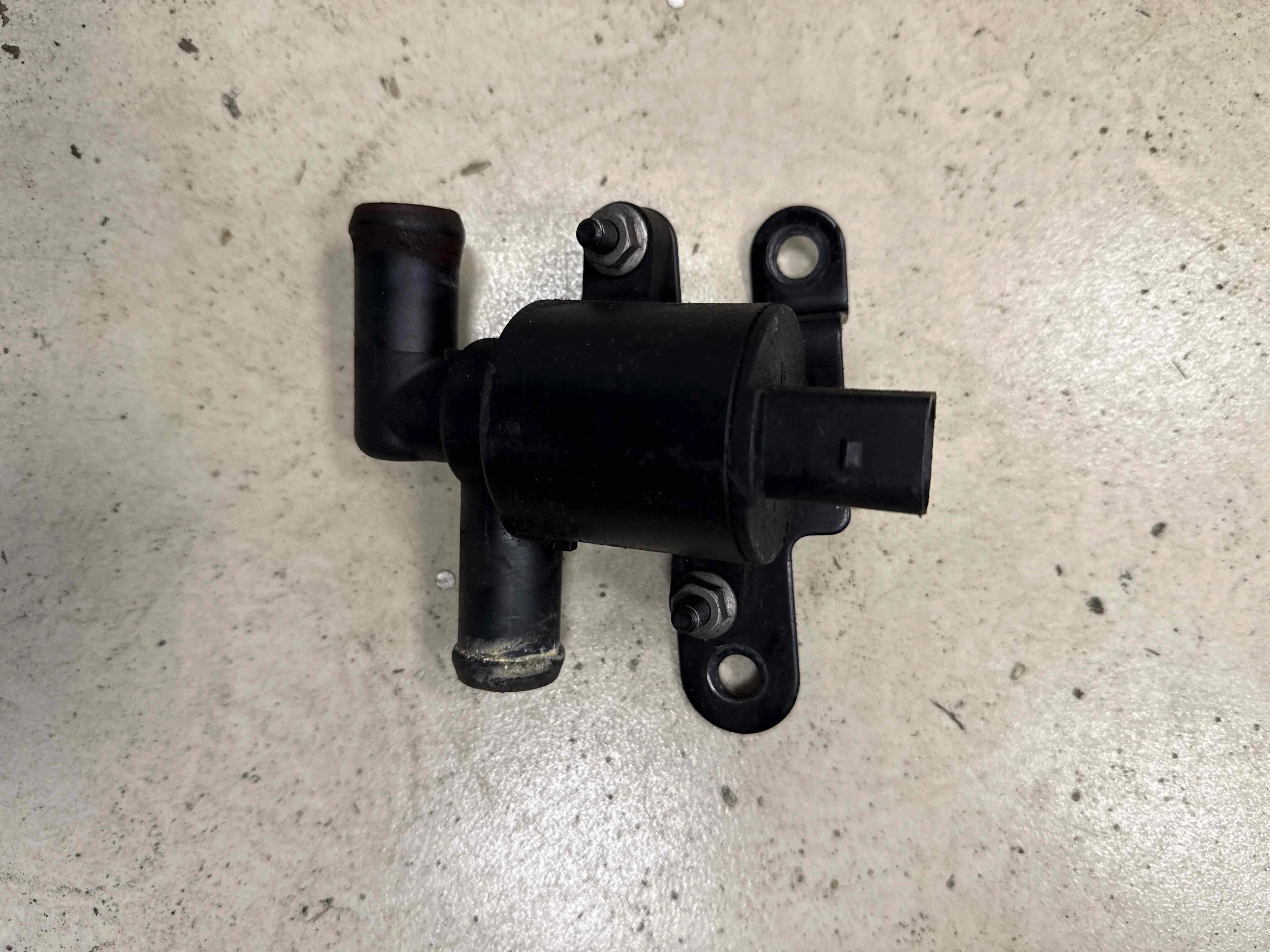 Клапан электромагнитный Audi 4L рестайлинг (2009—2015) 4H0121671D CJG