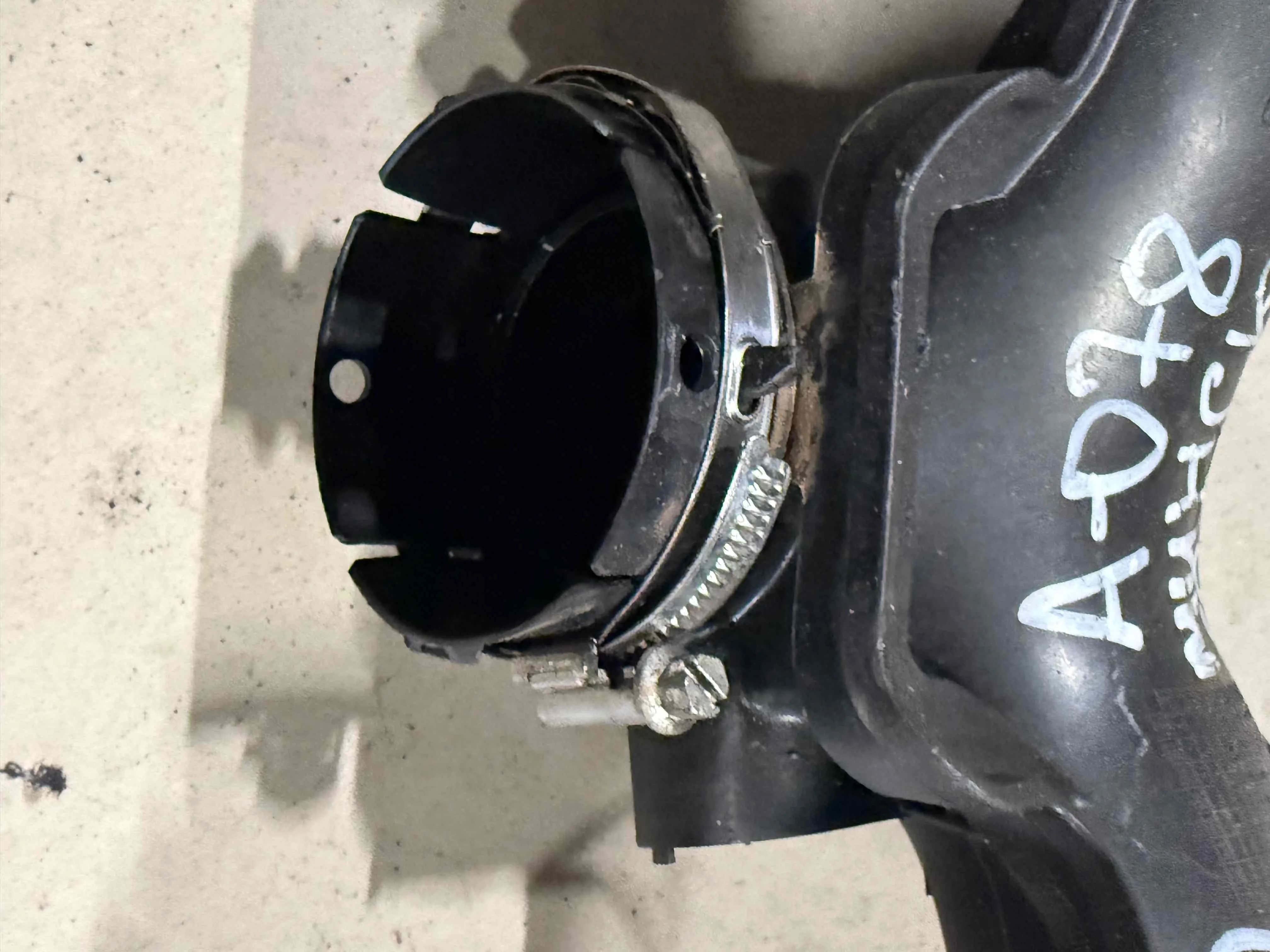 Расходомер воздуха Mercedes-Benz X166 (2015—2019) A6420907437
; A6420908237; A6420906037 642