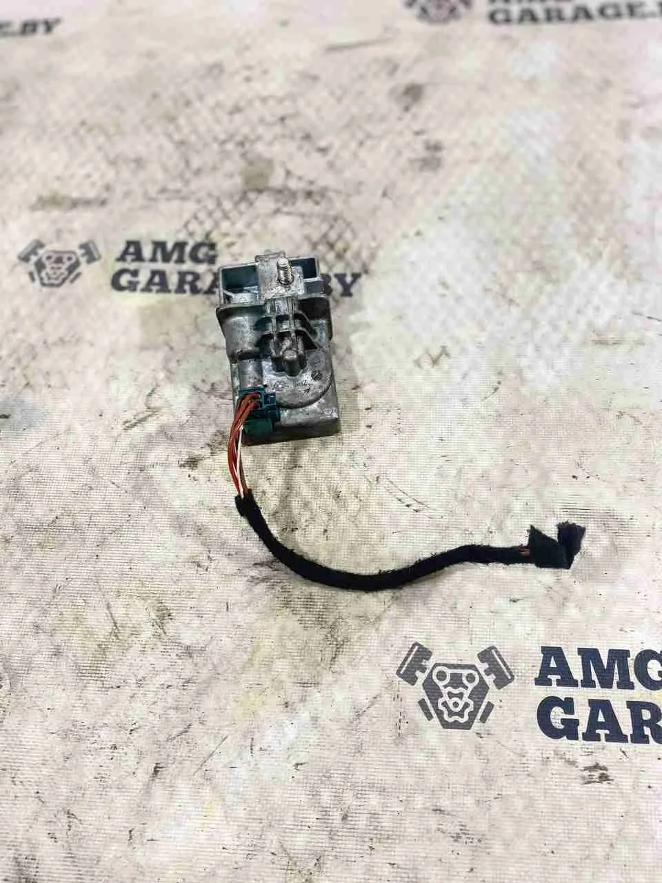 Замок рулевой колонки Mercedes-Benz W204/S204 (2006—2011) A2045458132