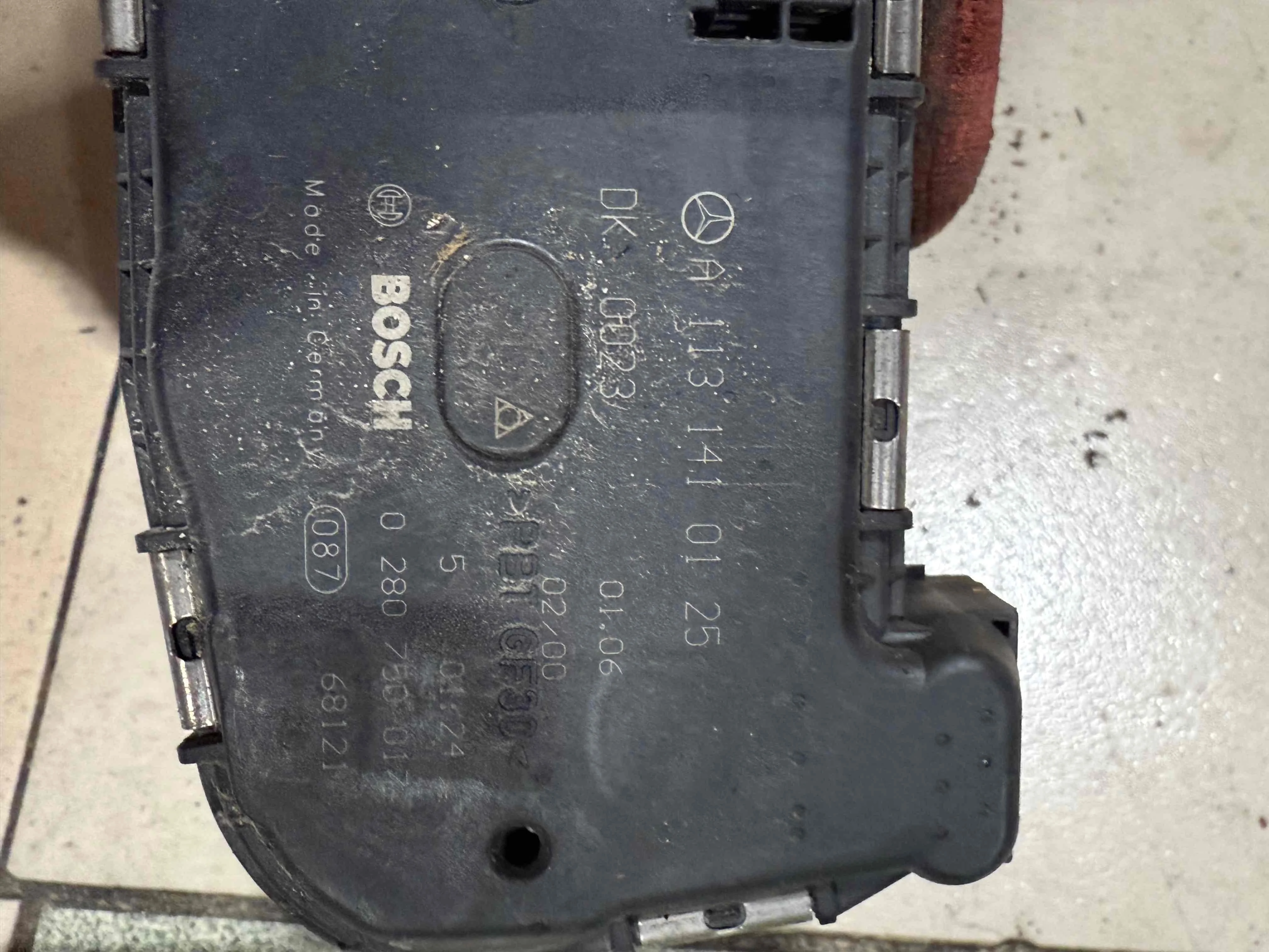 Заслонка дроссельная Mercedes-Benz W221 (2005—2009) A1131410125
 272980