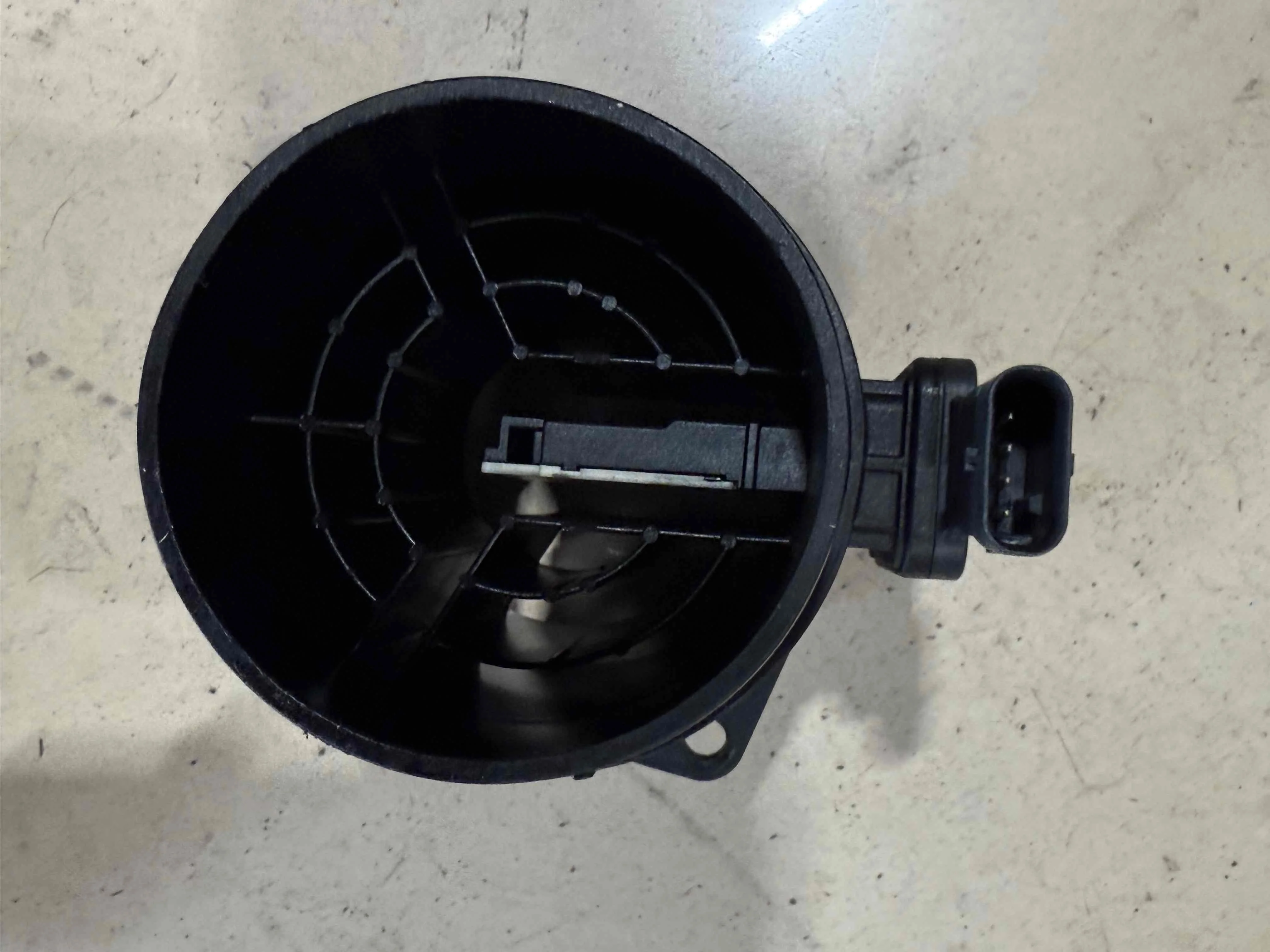 Расходомер воздуха Mercedes-Benz V167 (2018—2023) A6450900048
 651960