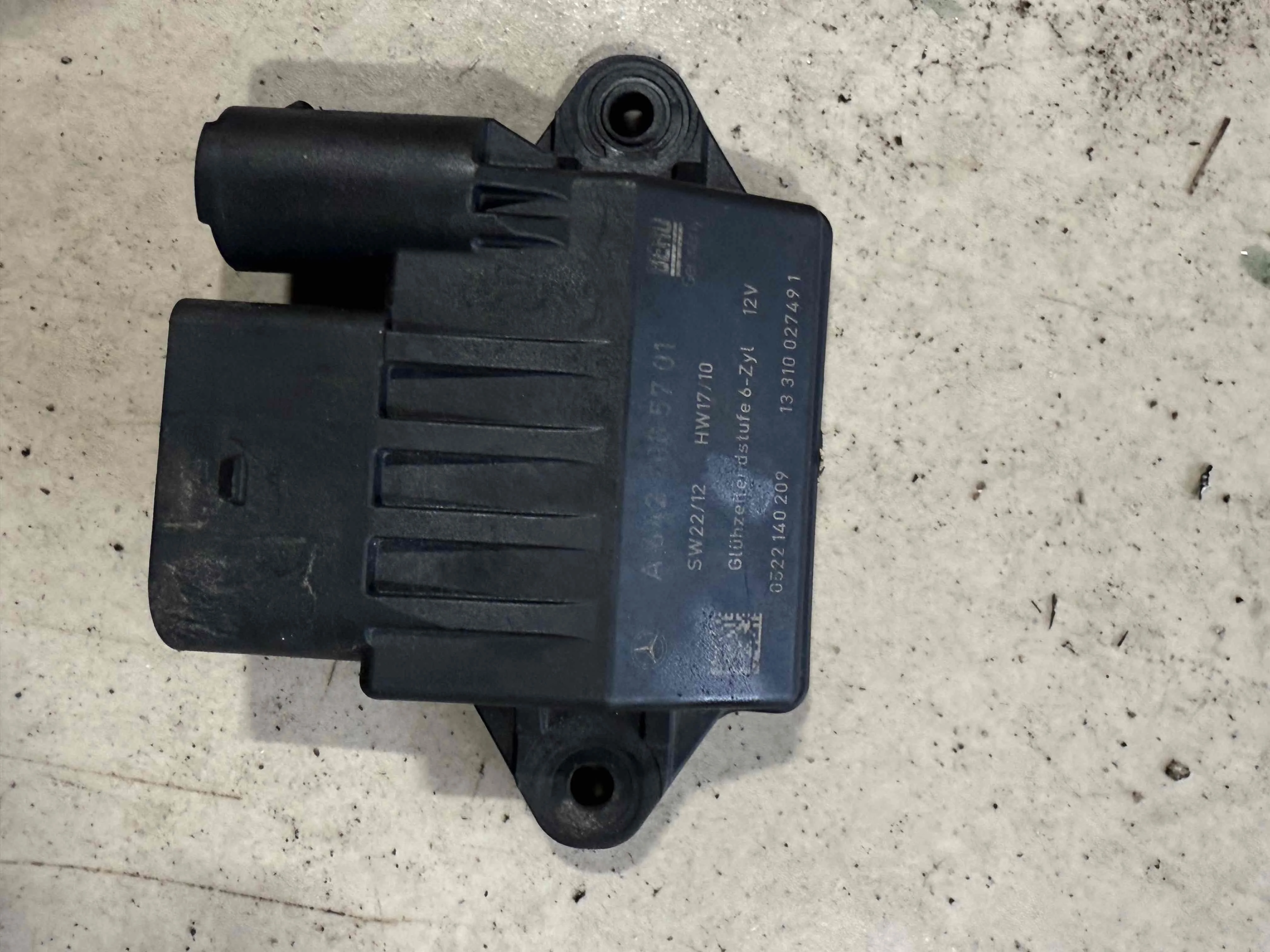 Реле накала свечей Mercedes-Benz W164 рестайлинг (2008—2011) A6429005701
; A6429007701; A6429002700 642