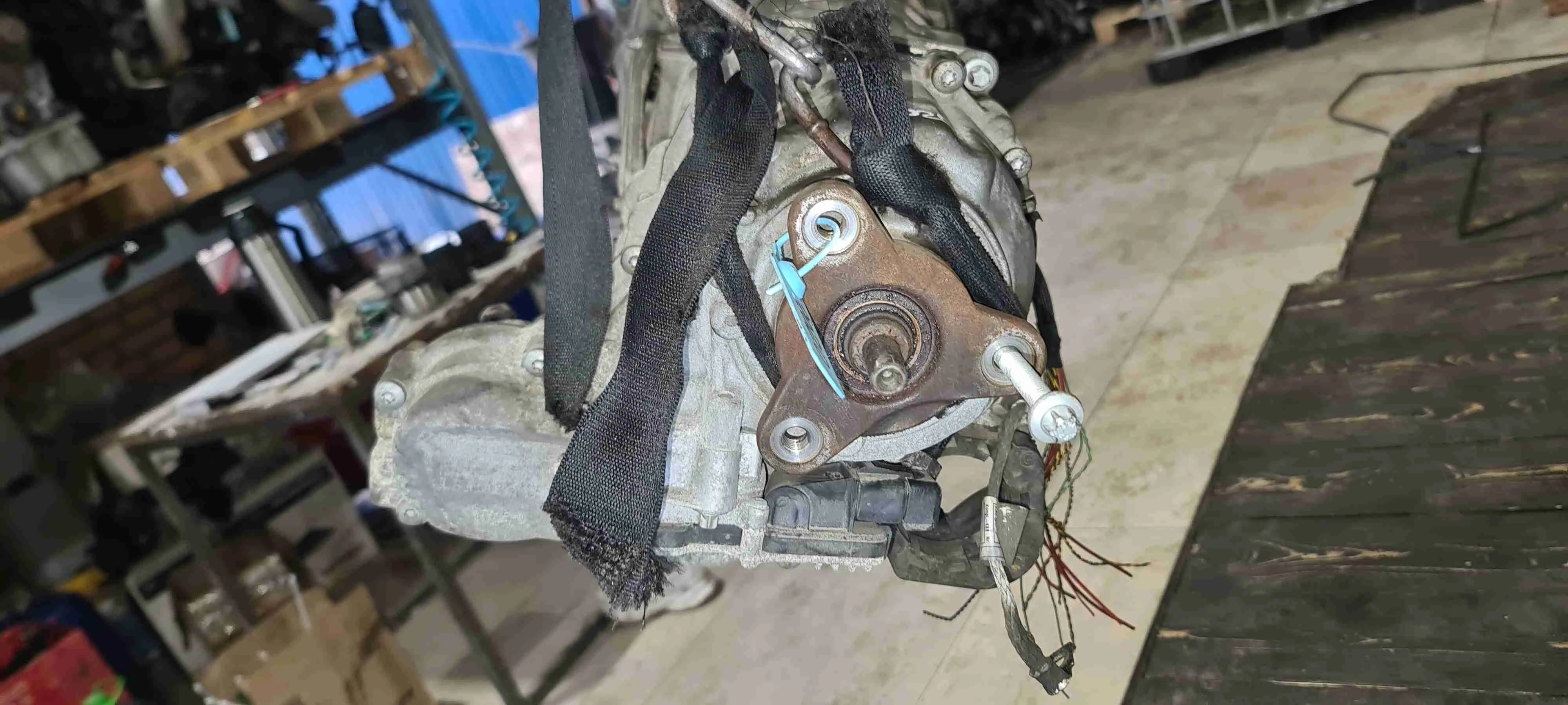 Раздаточная коробка BMW F10/F11 рестайлинг (2013—2017) 27108643149 N57D30A