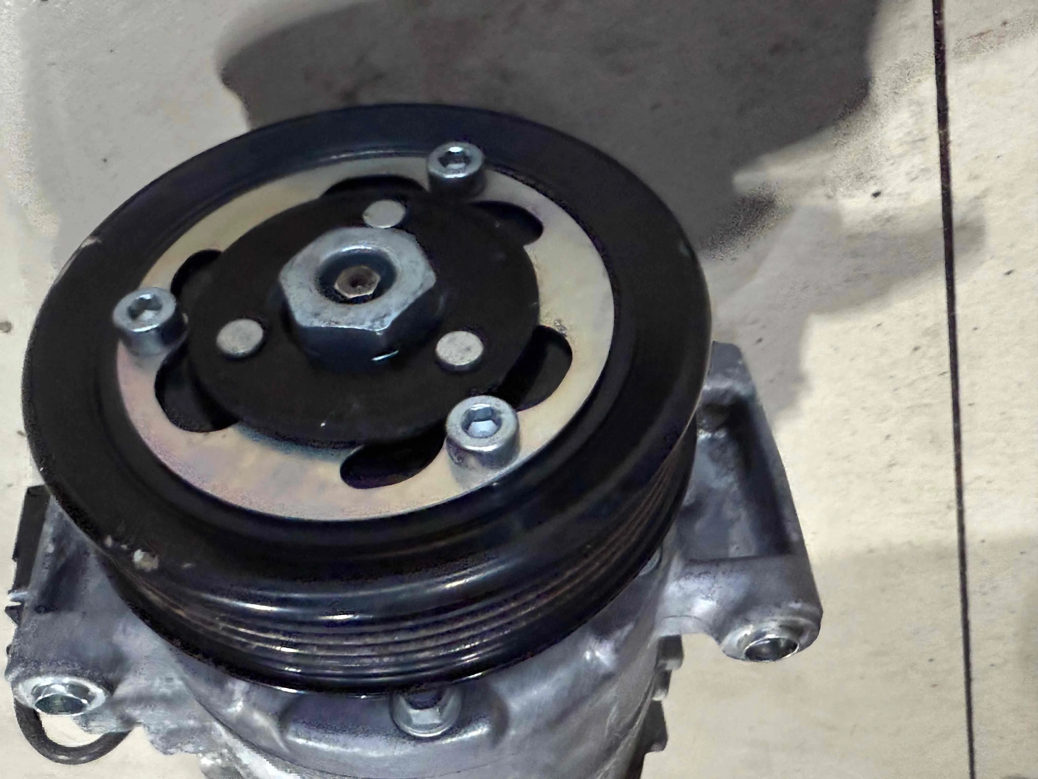 Компрессор кондиционера Volkswagen I рестайлинг (2016—2023) 7E0820803J
 cvm