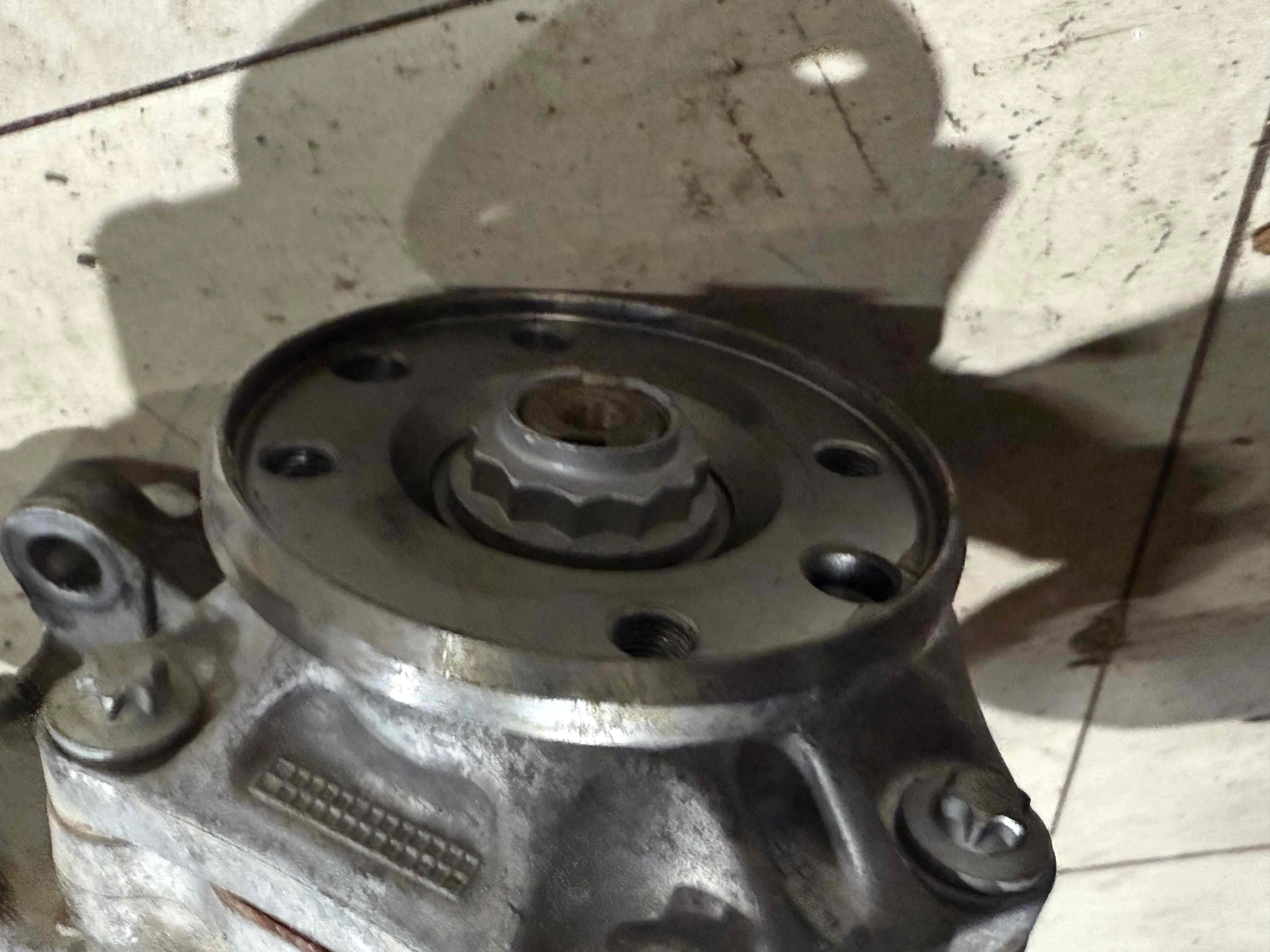 Редуктор переднего моста Mercedes-Benz X253 (2015—2019) A2053304107
 651921